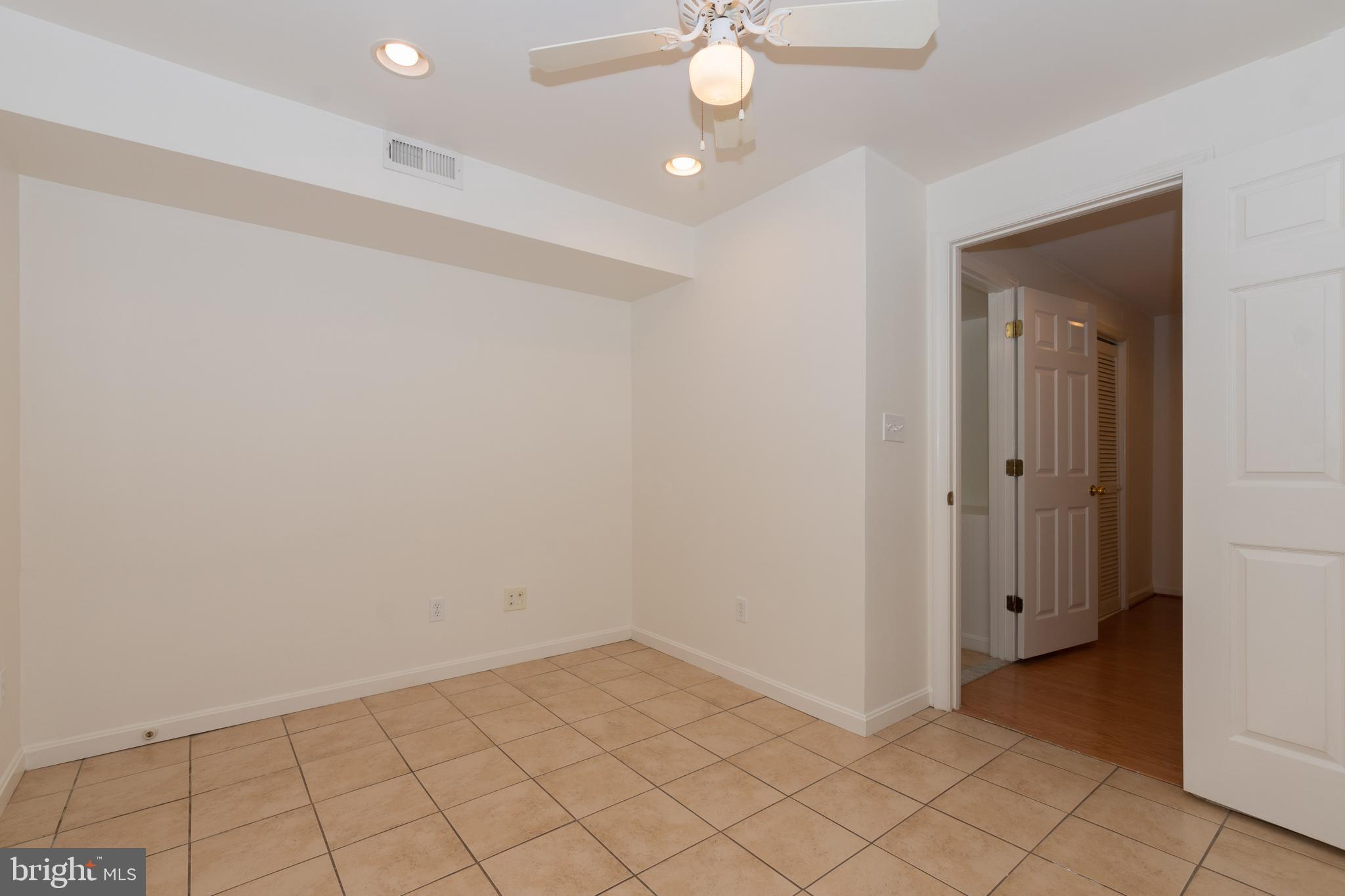 HIGHLANDTOWN - Residential