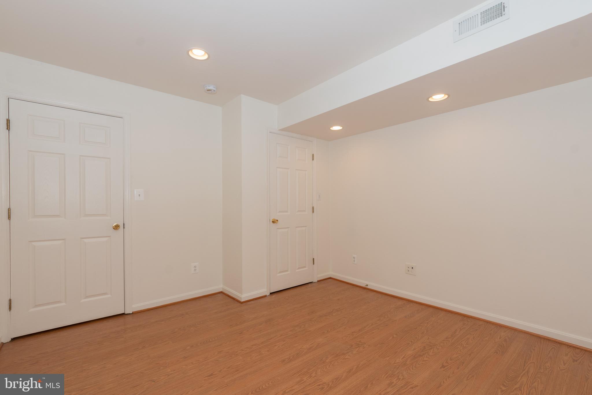 HIGHLANDTOWN - Residential