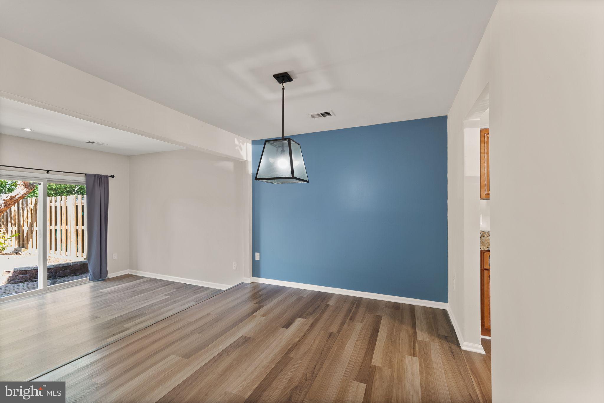 BRISTOE STATION - Residential