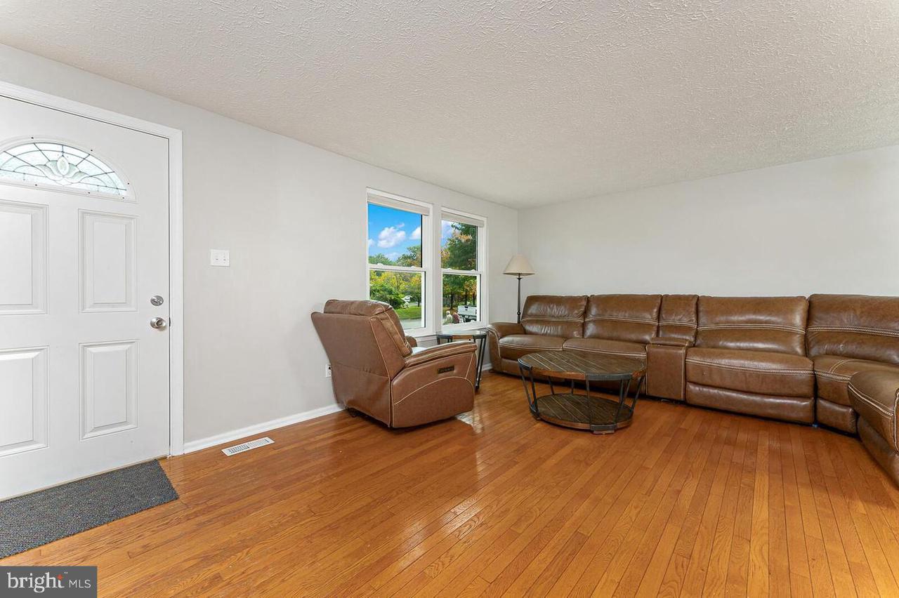 223 LAURA ANNE COURT