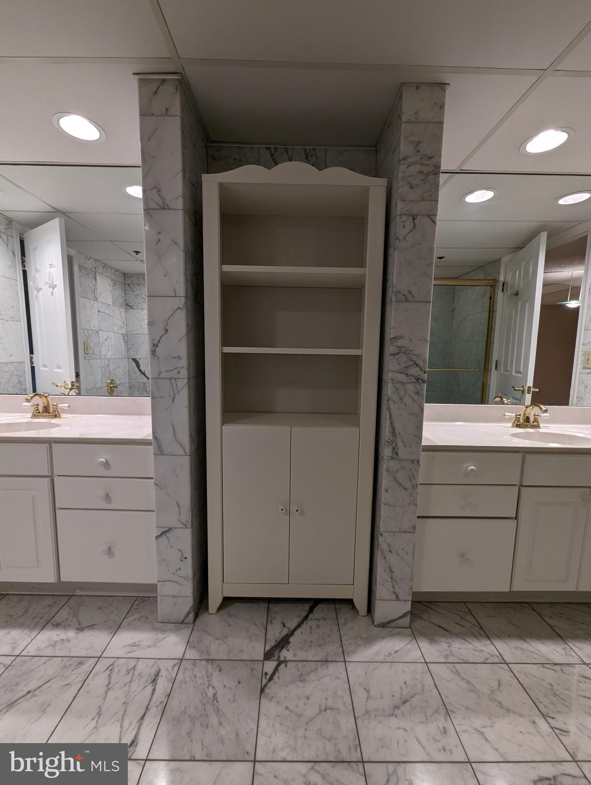 THE WILLIAMSBURG - Residential Lease