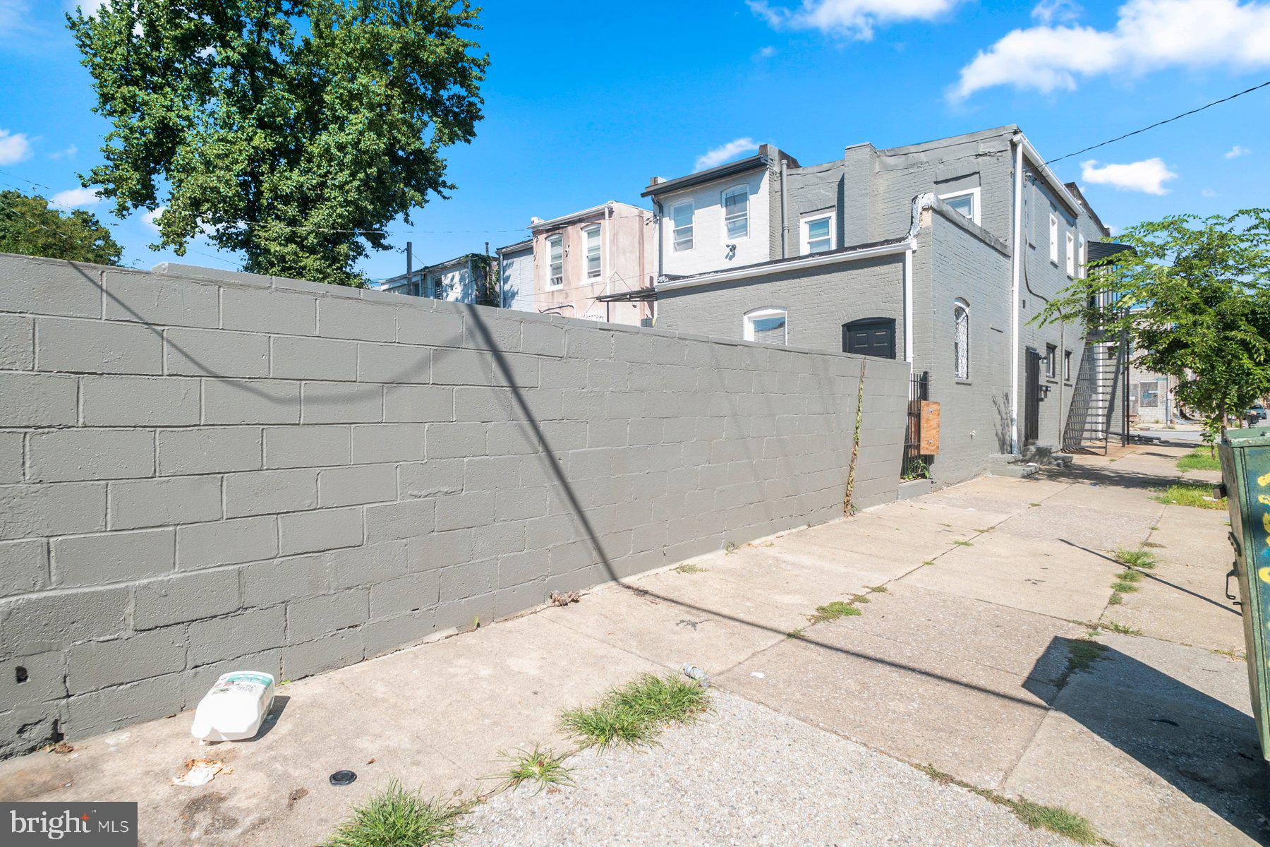 2001 WILKENS AVENUE