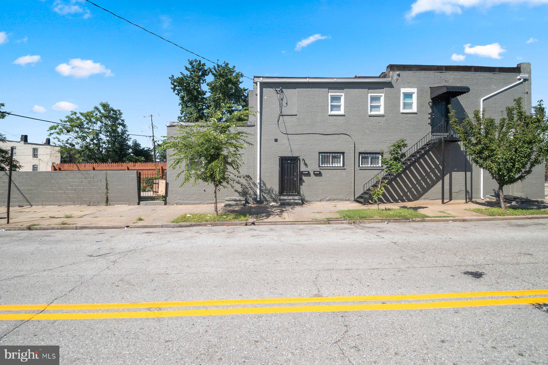 2001 WILKENS AVENUE