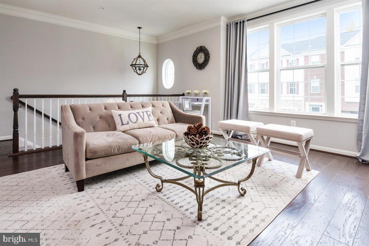 VILLAGGIO ENCLAVE - Residential