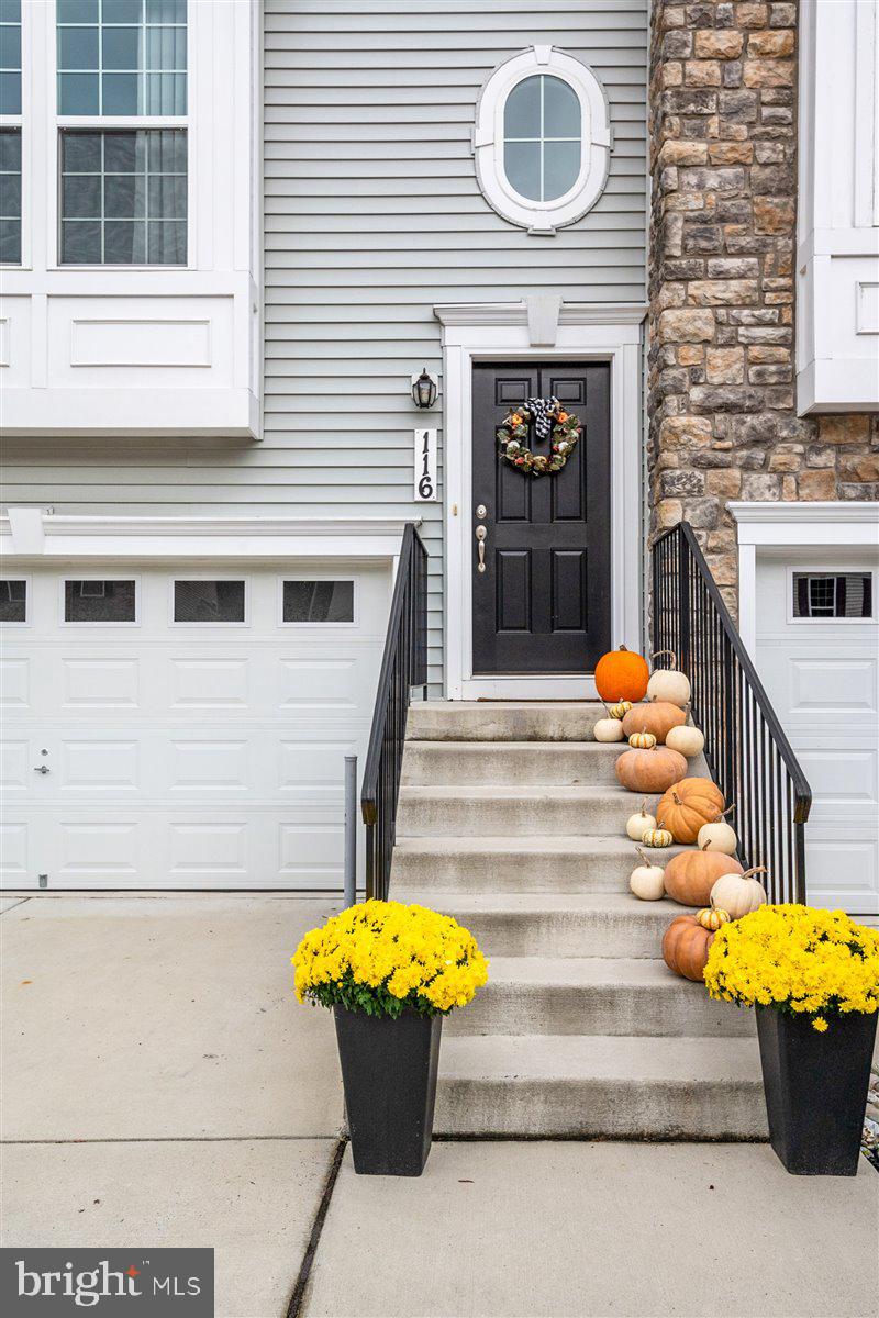 VILLAGGIO ENCLAVE - Residential