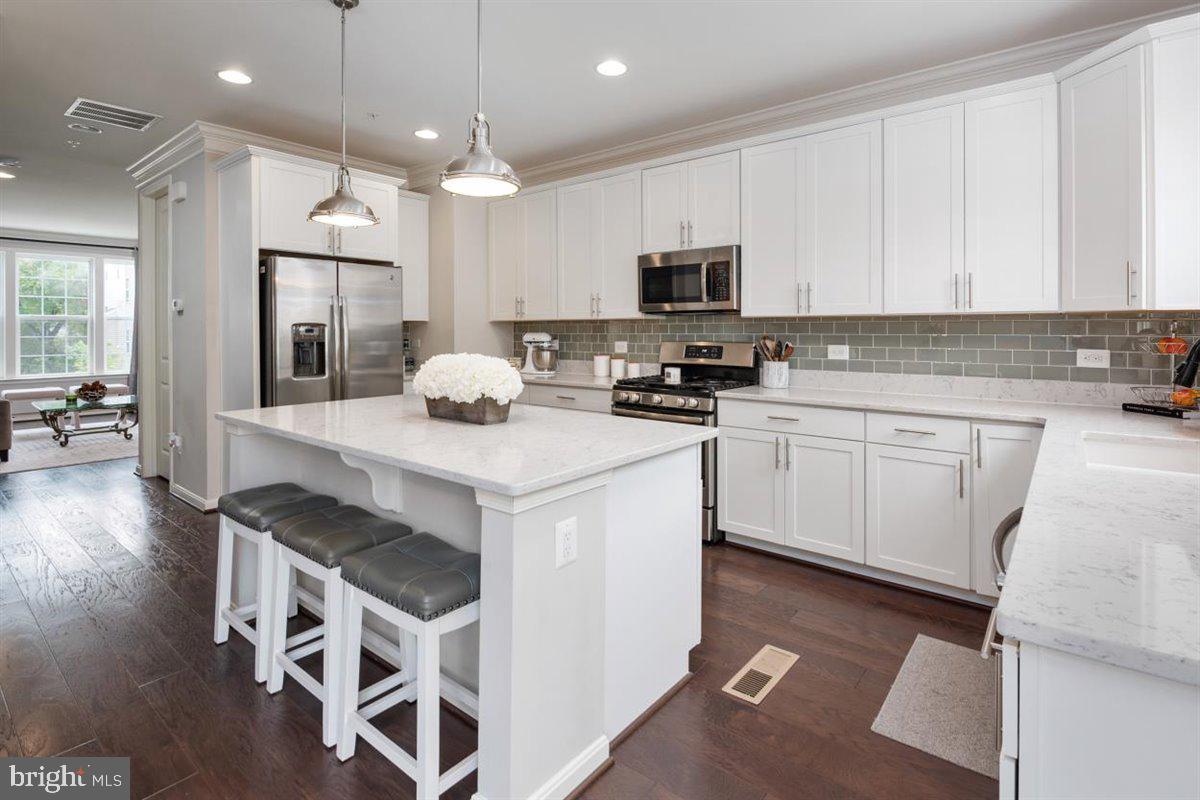 VILLAGGIO ENCLAVE - Residential