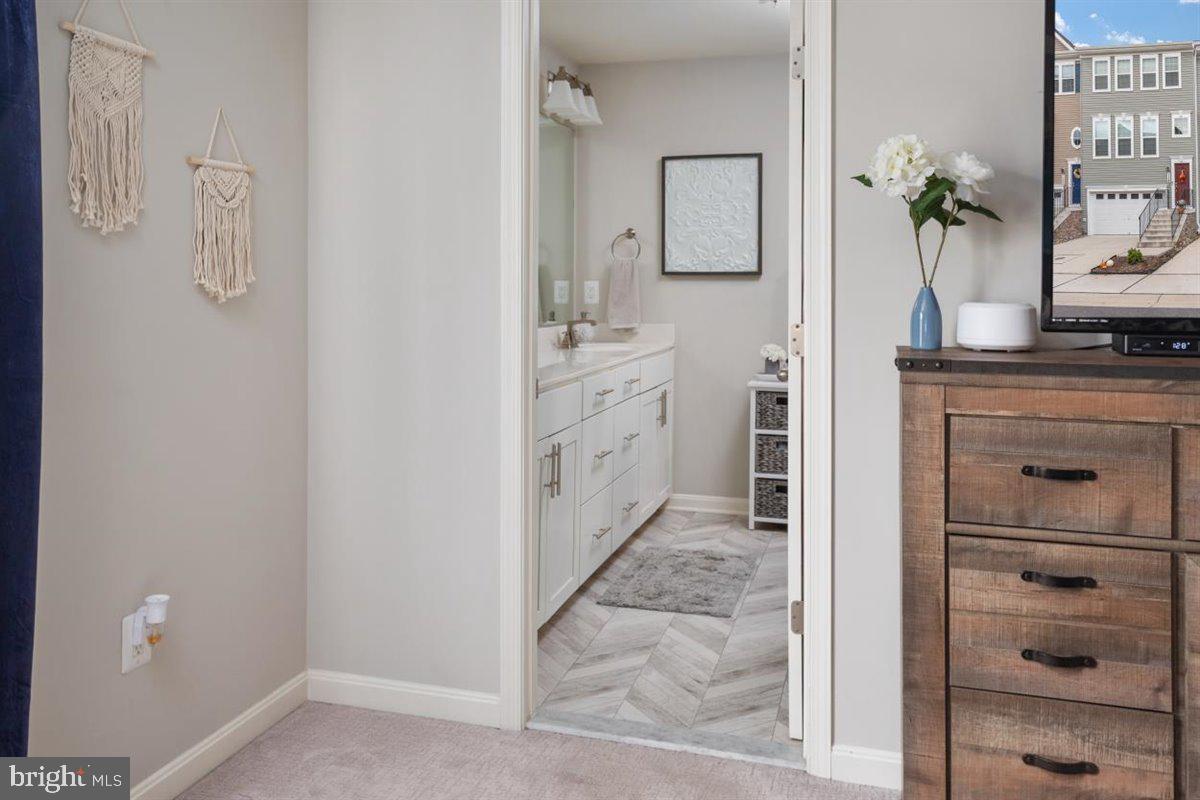 VILLAGGIO ENCLAVE - Residential