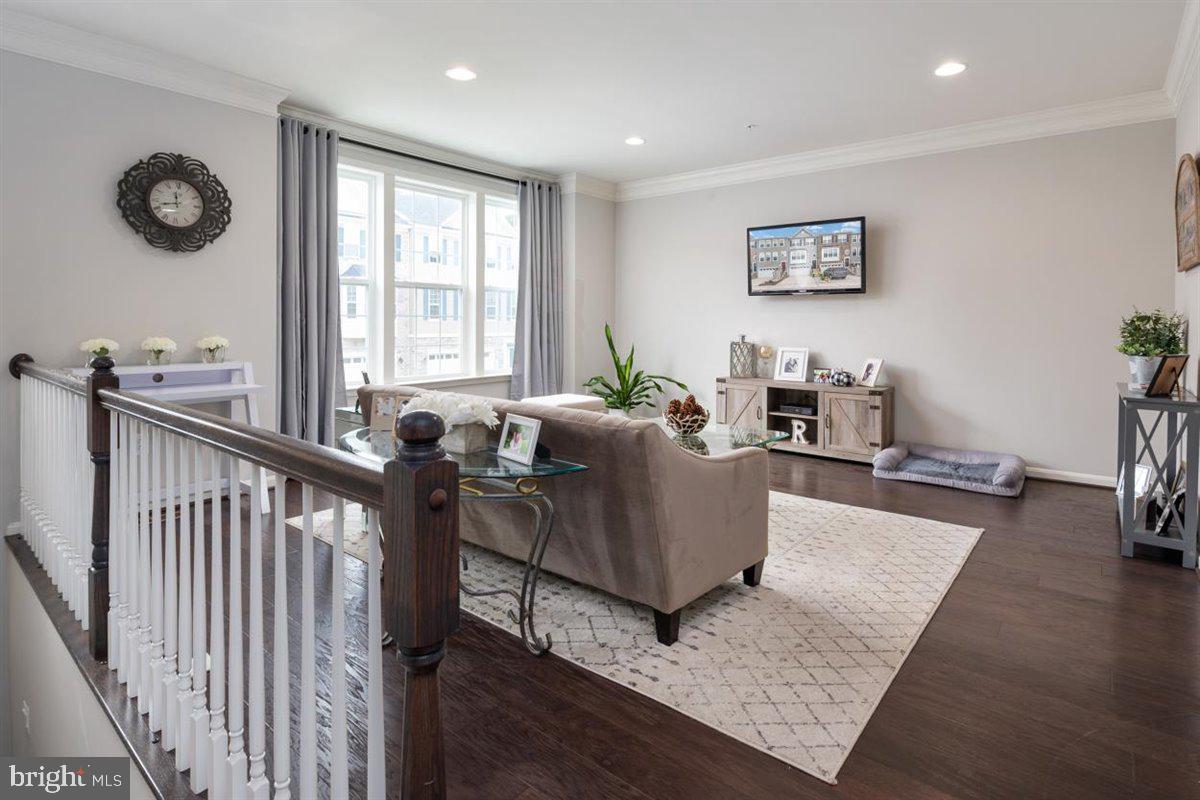 VILLAGGIO ENCLAVE - Residential