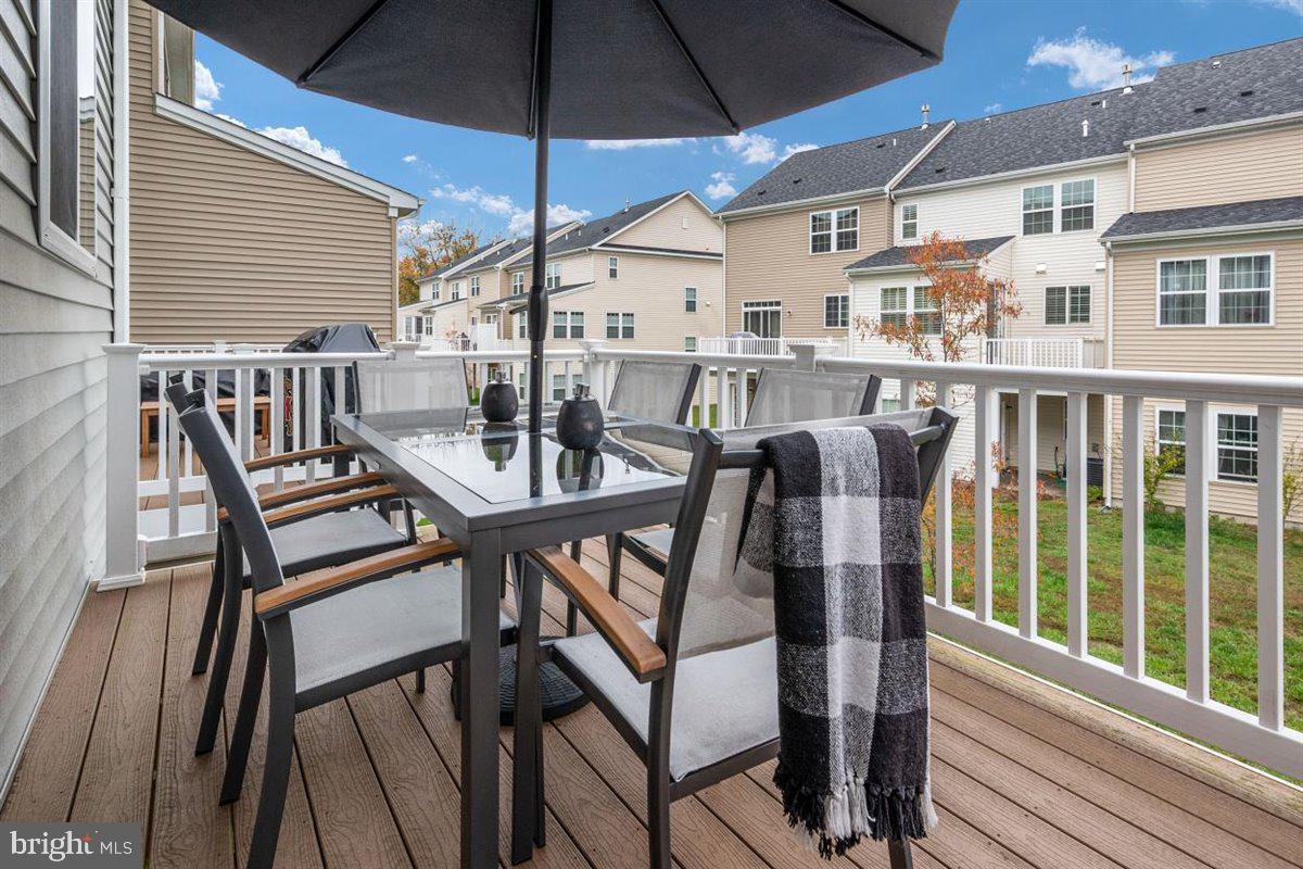 VILLAGGIO ENCLAVE - Residential