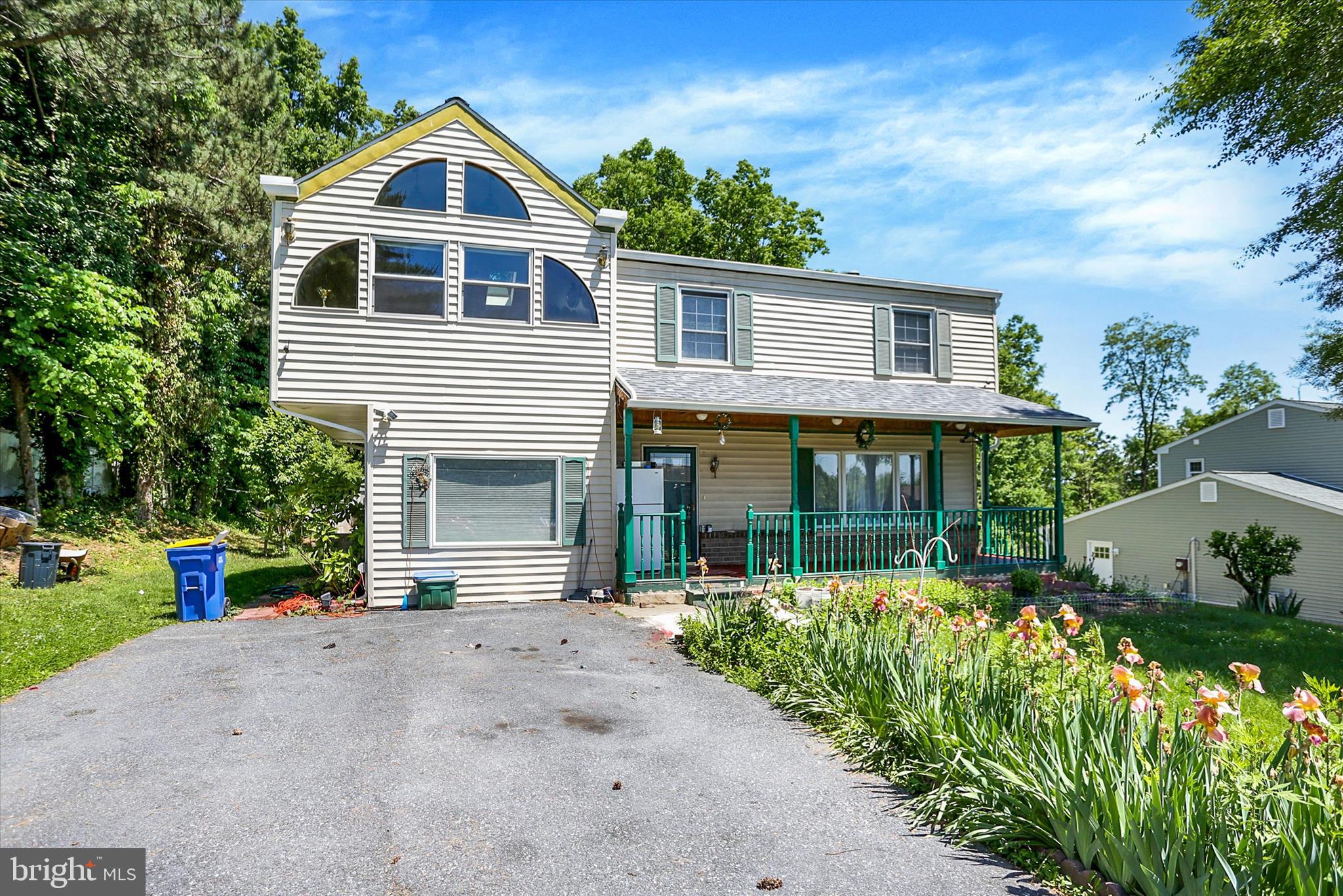 552 ORIOLE COURT