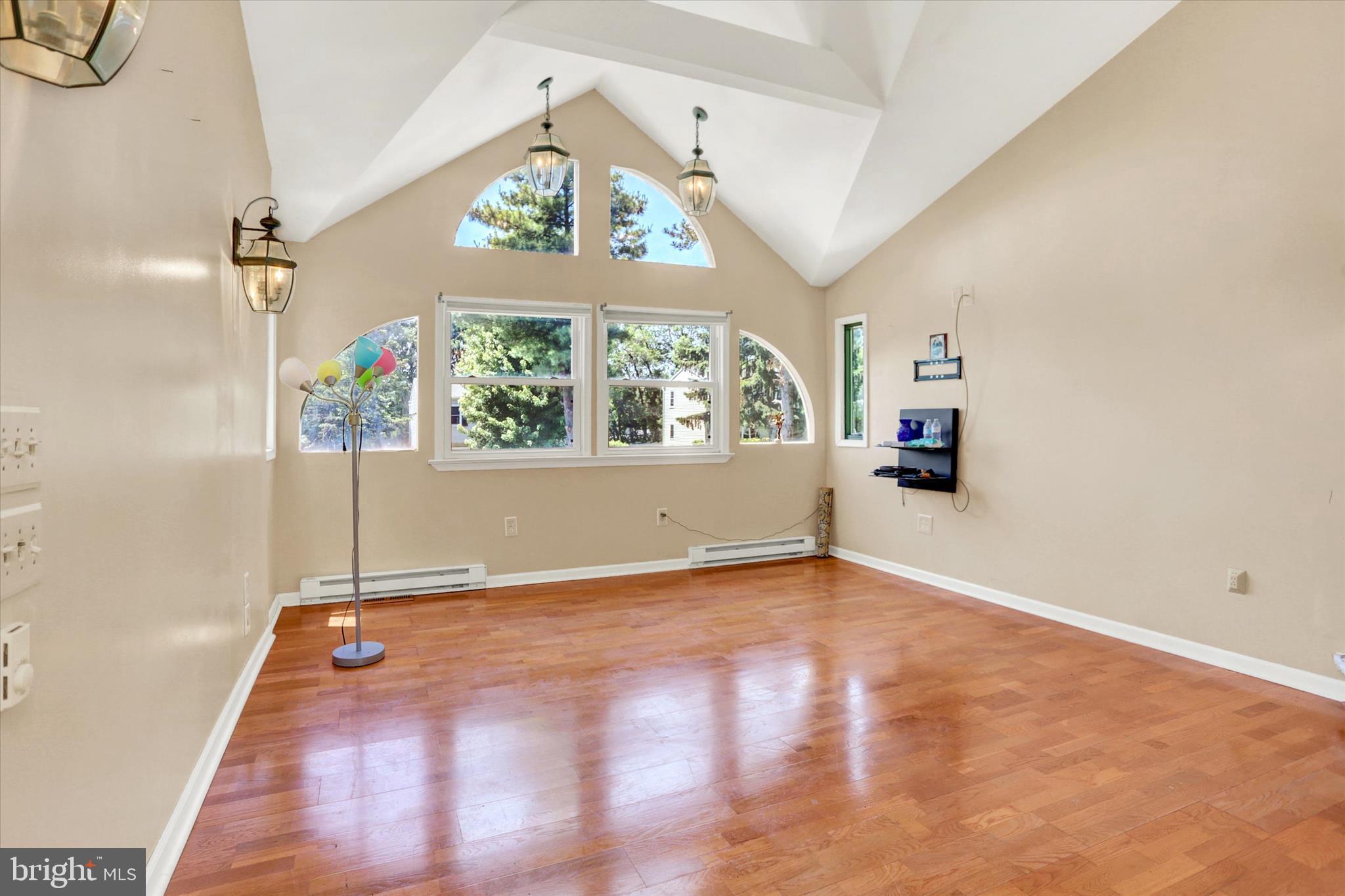552 ORIOLE COURT
