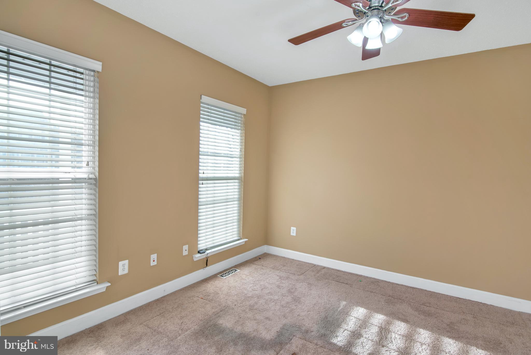 KINGS GRANT LA PLATA - Residential