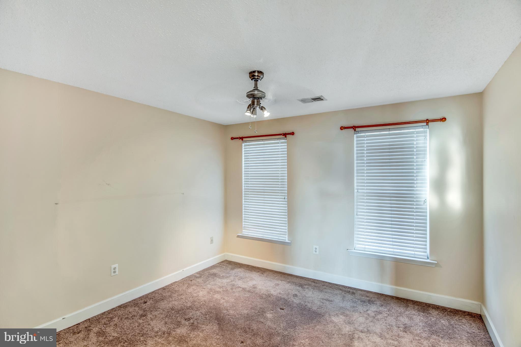 KINGS GRANT LA PLATA - Residential