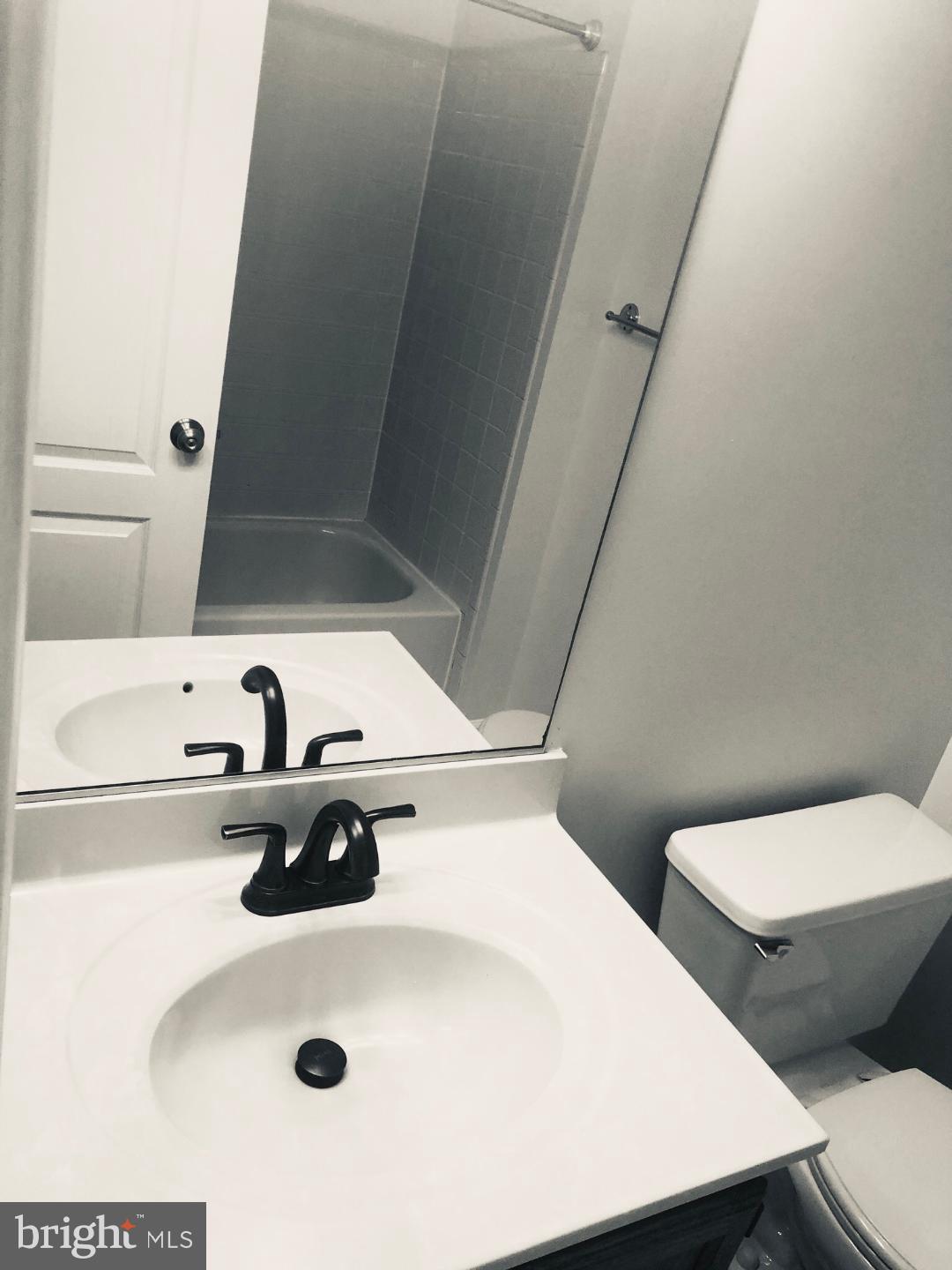 CAROLYN FOREST - Residential Lease