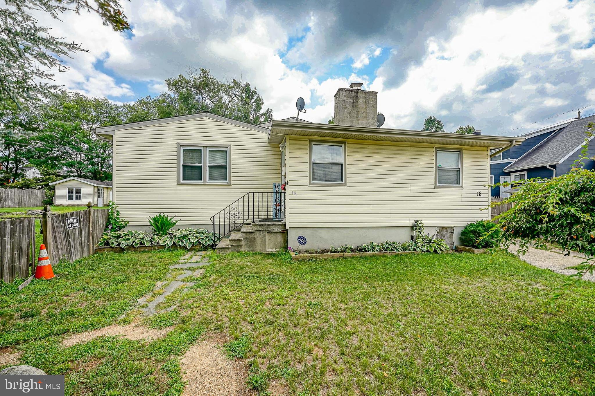 18 E 6TH AVENUE
