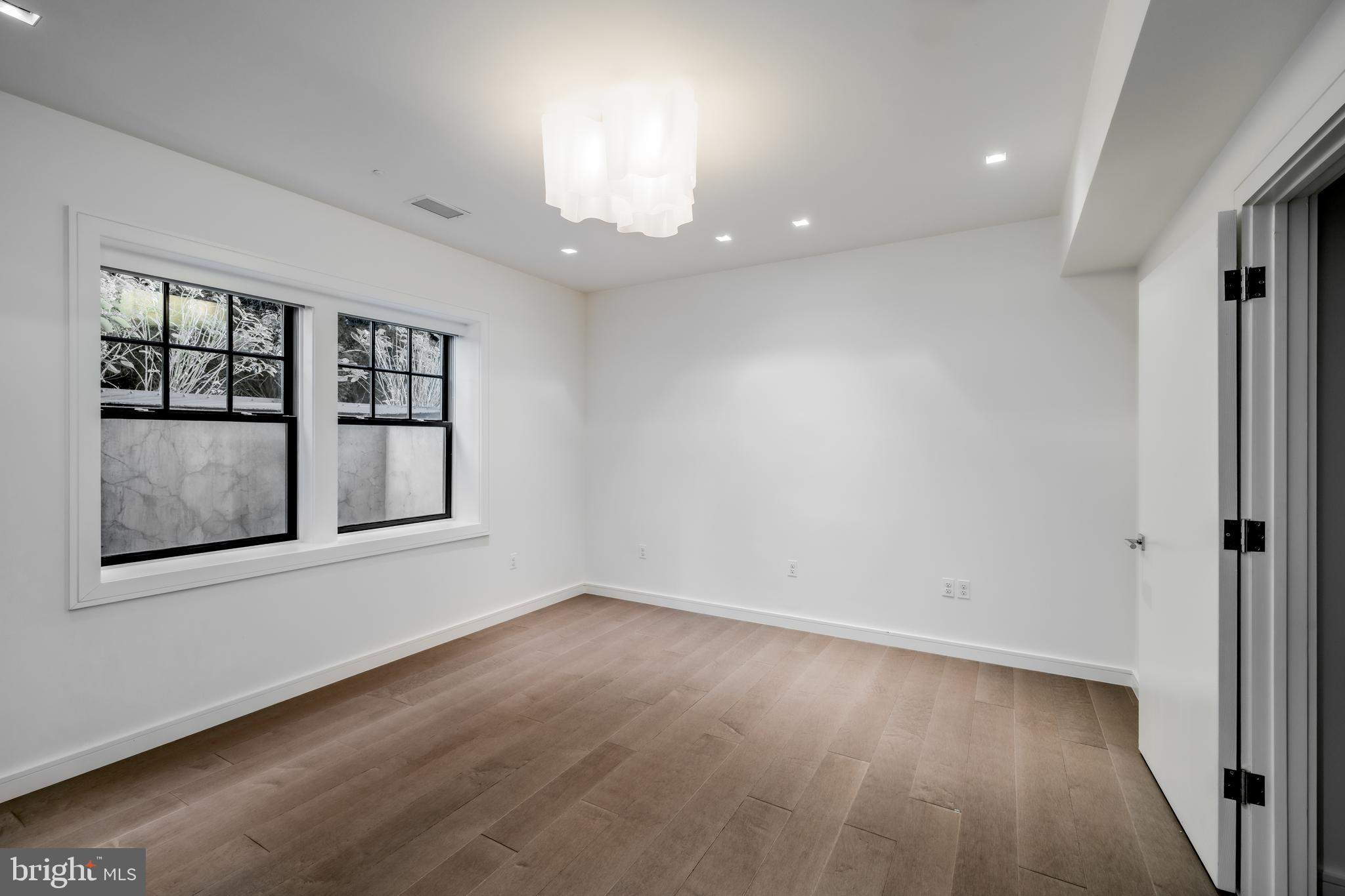 WOODMONT - Residential