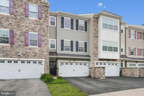 Townhouse For Sale - 523 Jacobsen Drive #87<br/> NEWARK, DE 19702