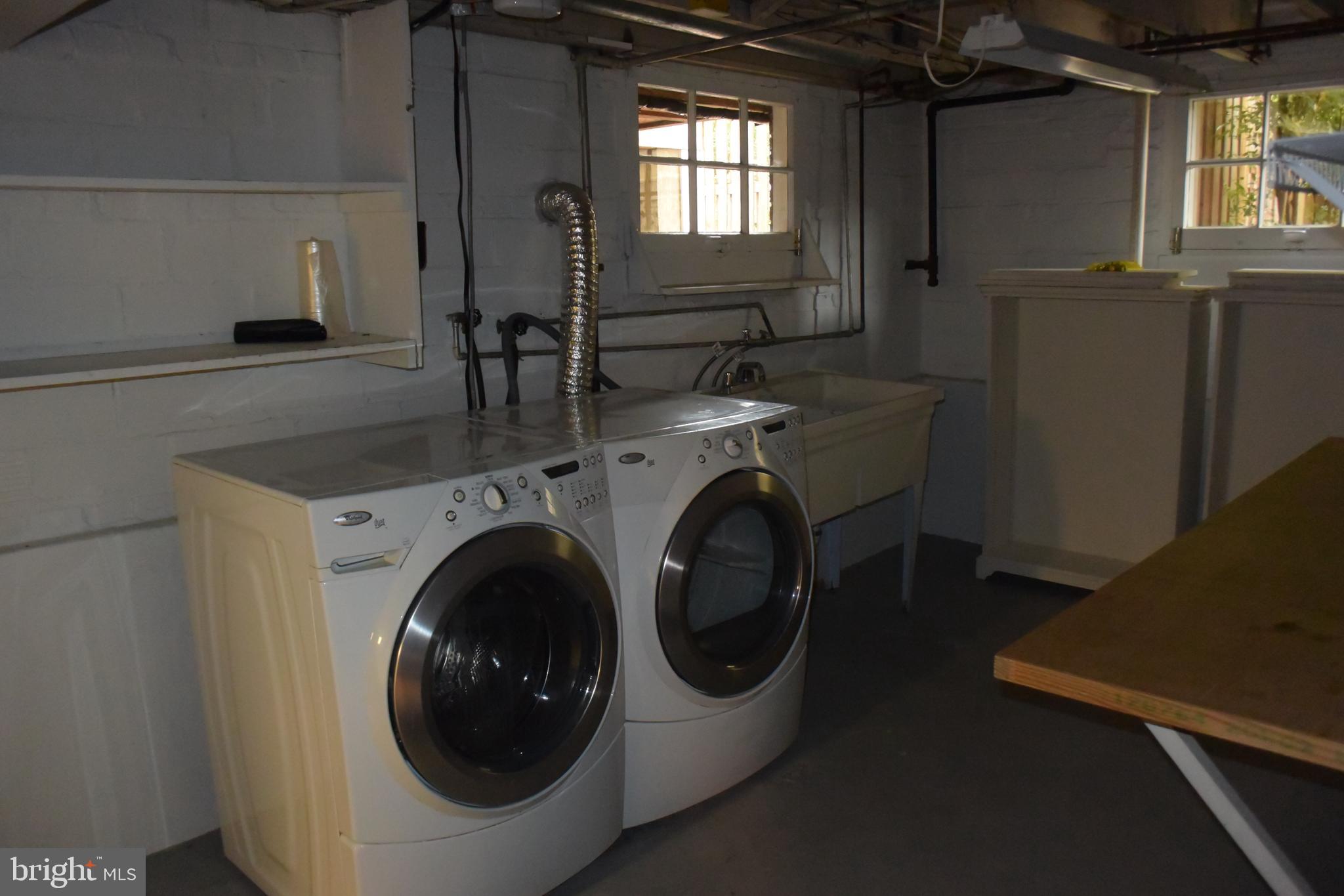 ROSEMONT - Residential Lease