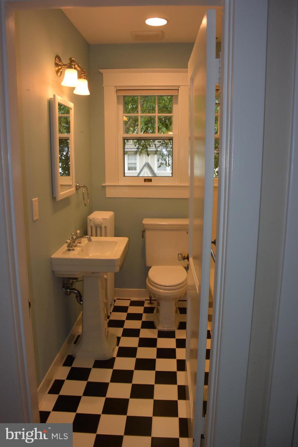 ROSEMONT - Residential Lease