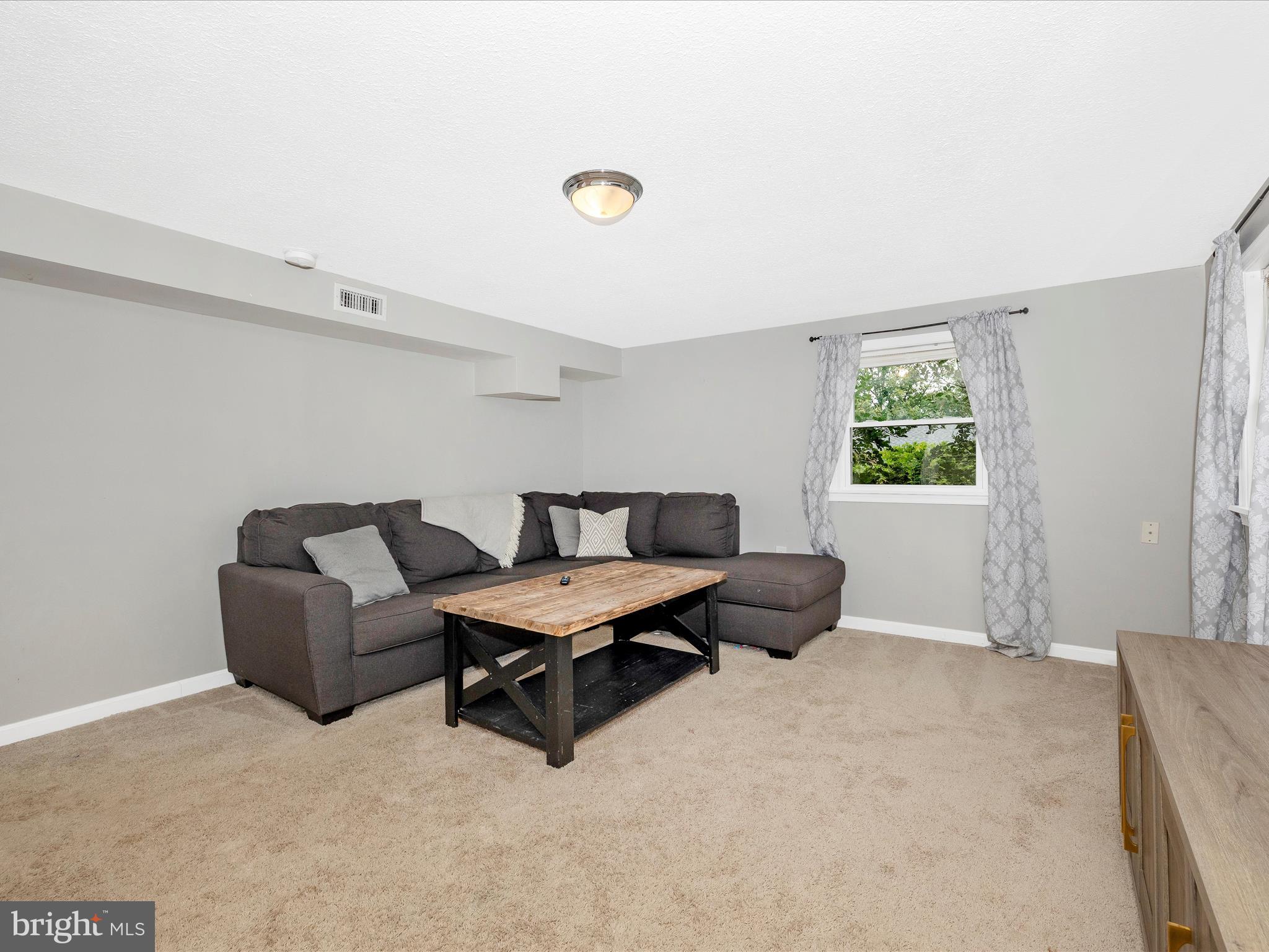 WISPERREN OAKS - Residential