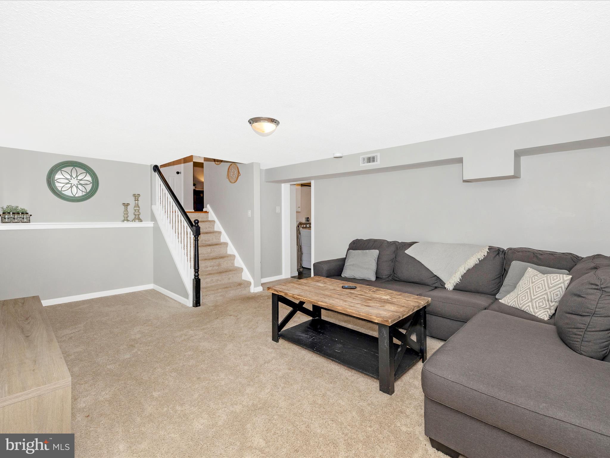 WISPERREN OAKS - Residential