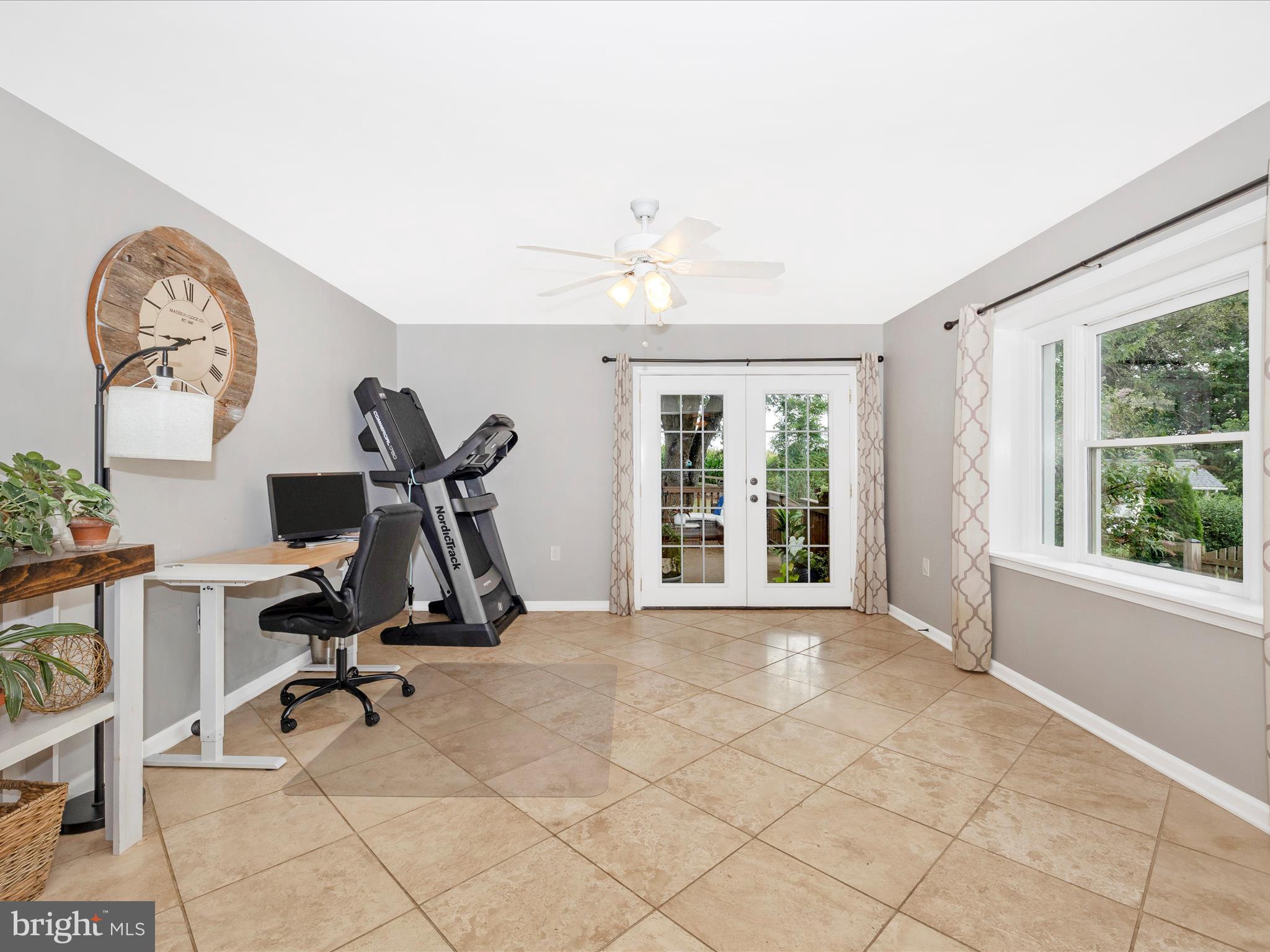 WISPERREN OAKS - Residential