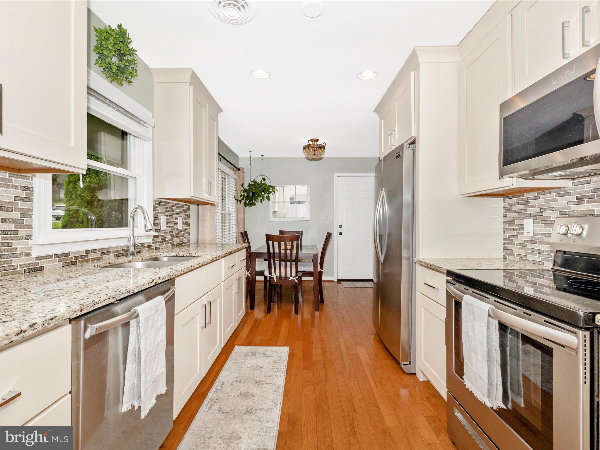 WISPERREN OAKS - Residential