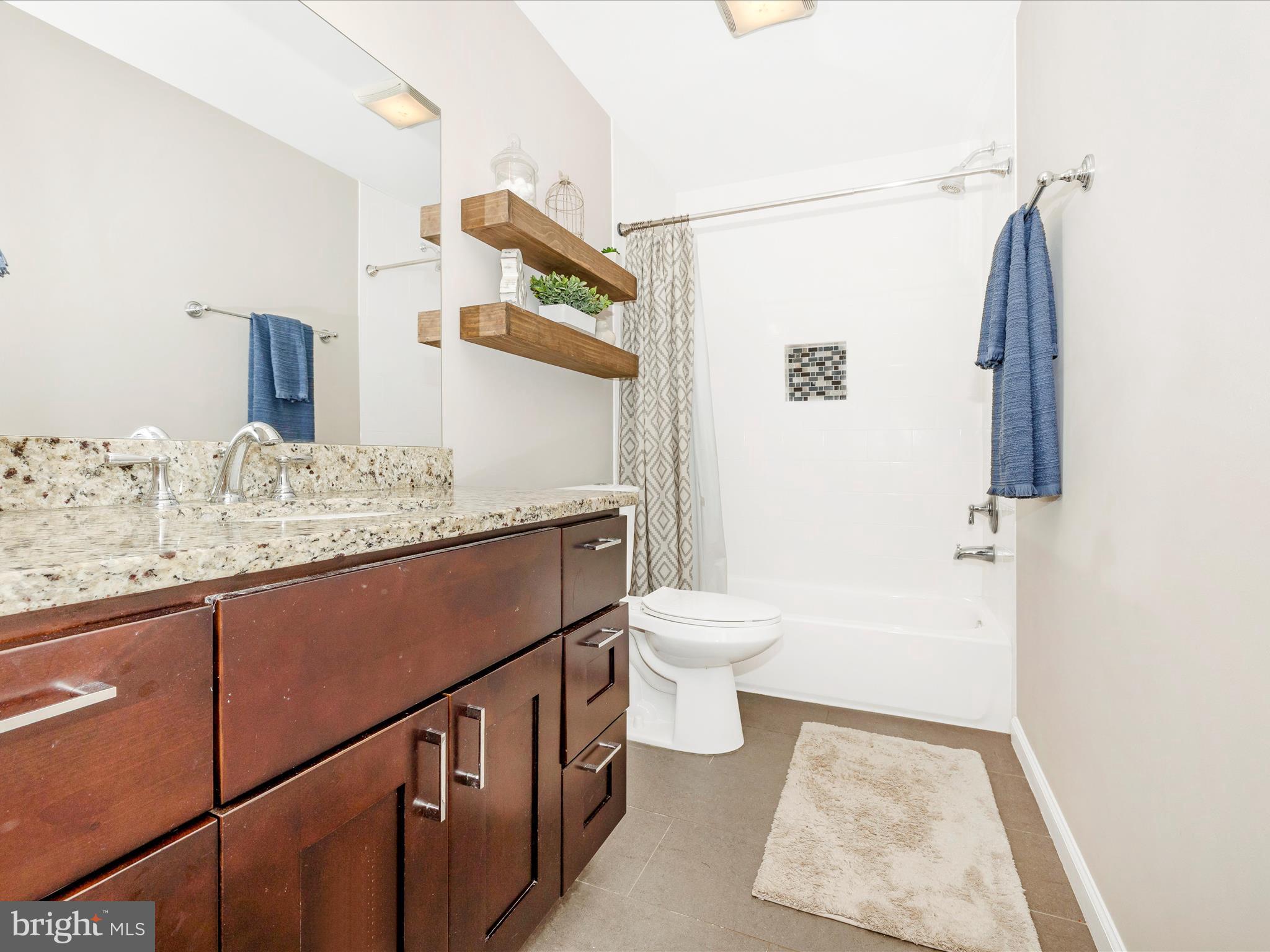 WISPERREN OAKS - Residential