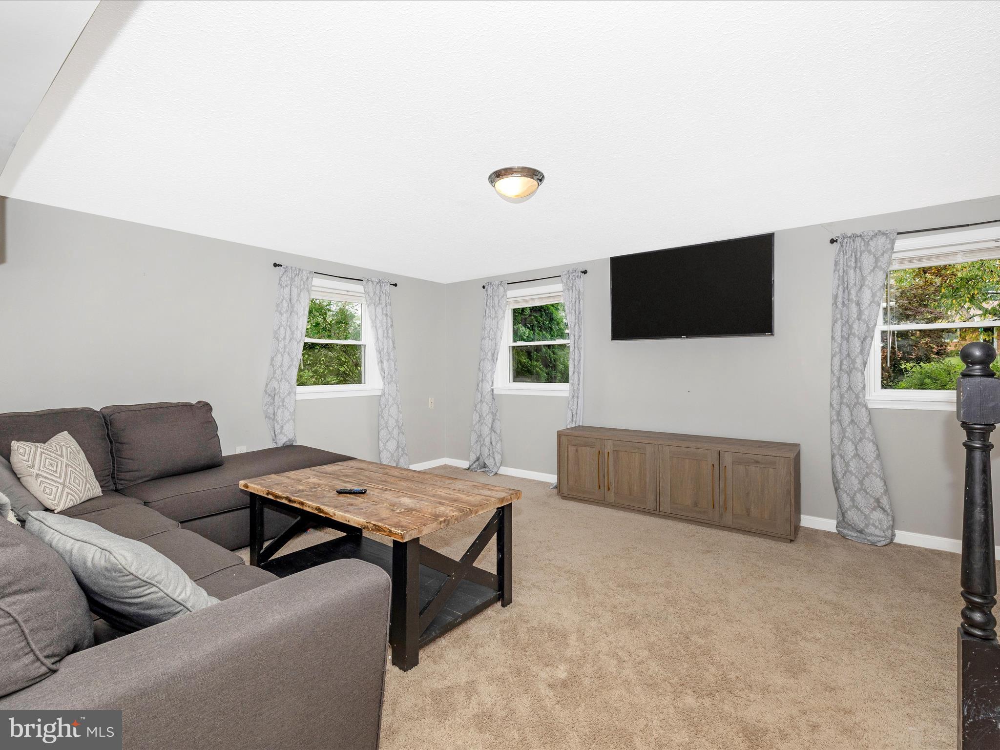 WISPERREN OAKS - Residential