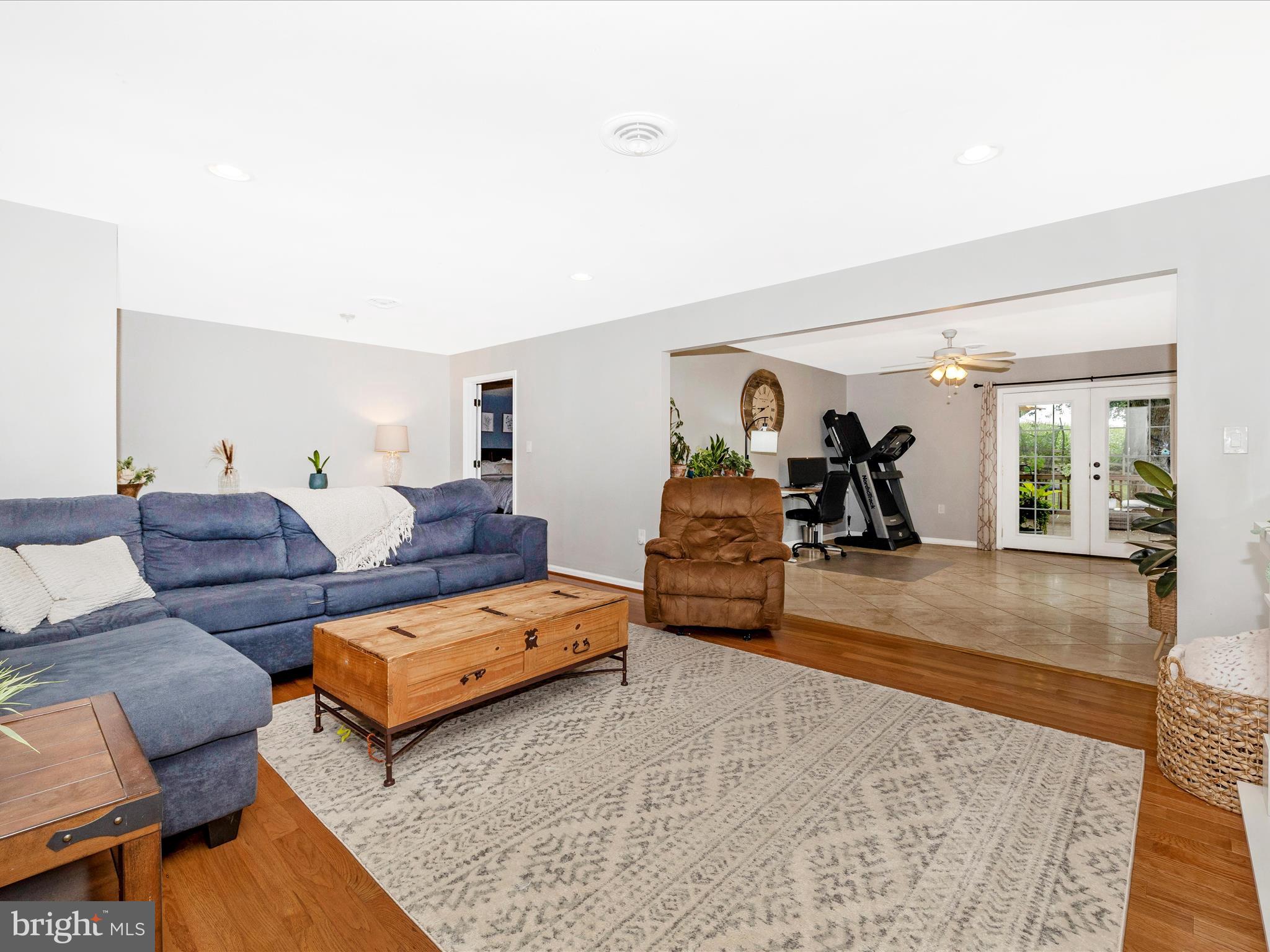 WISPERREN OAKS - Residential