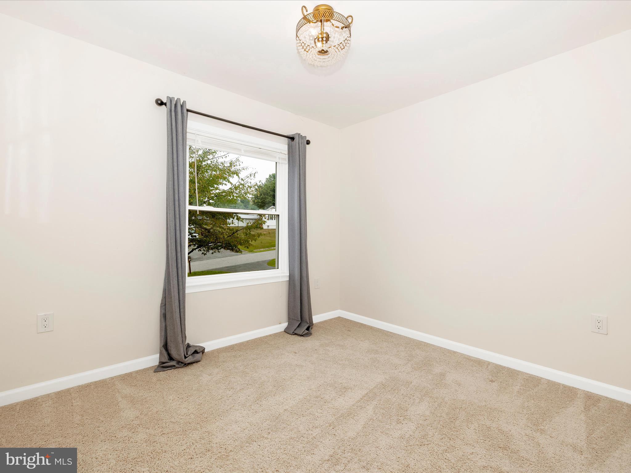 WISPERREN OAKS - Residential