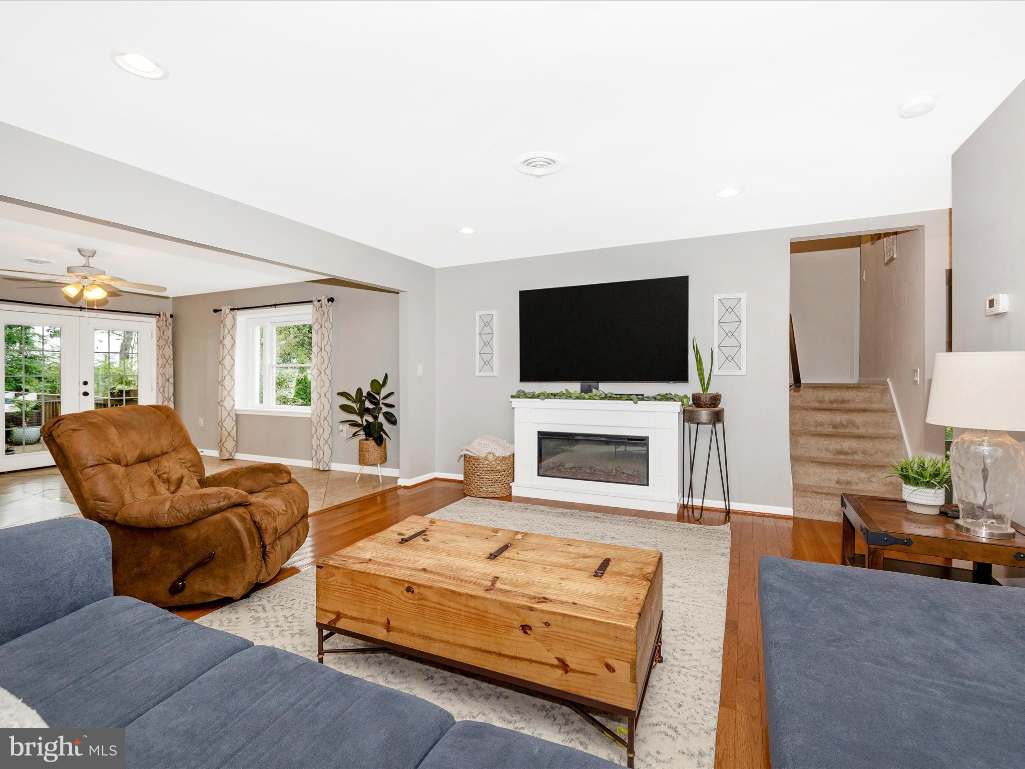 WISPERREN OAKS - Residential