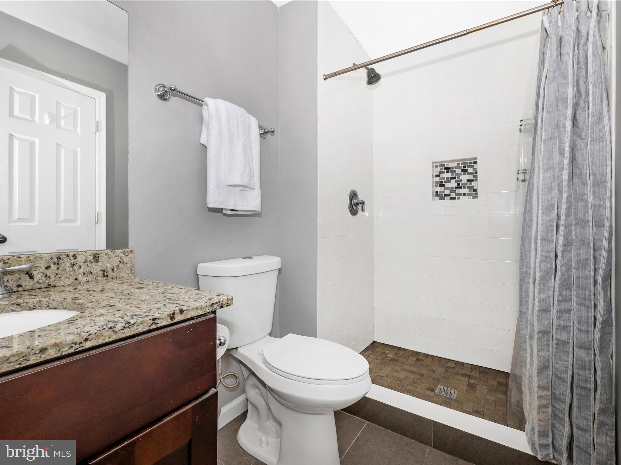 WISPERREN OAKS - Residential