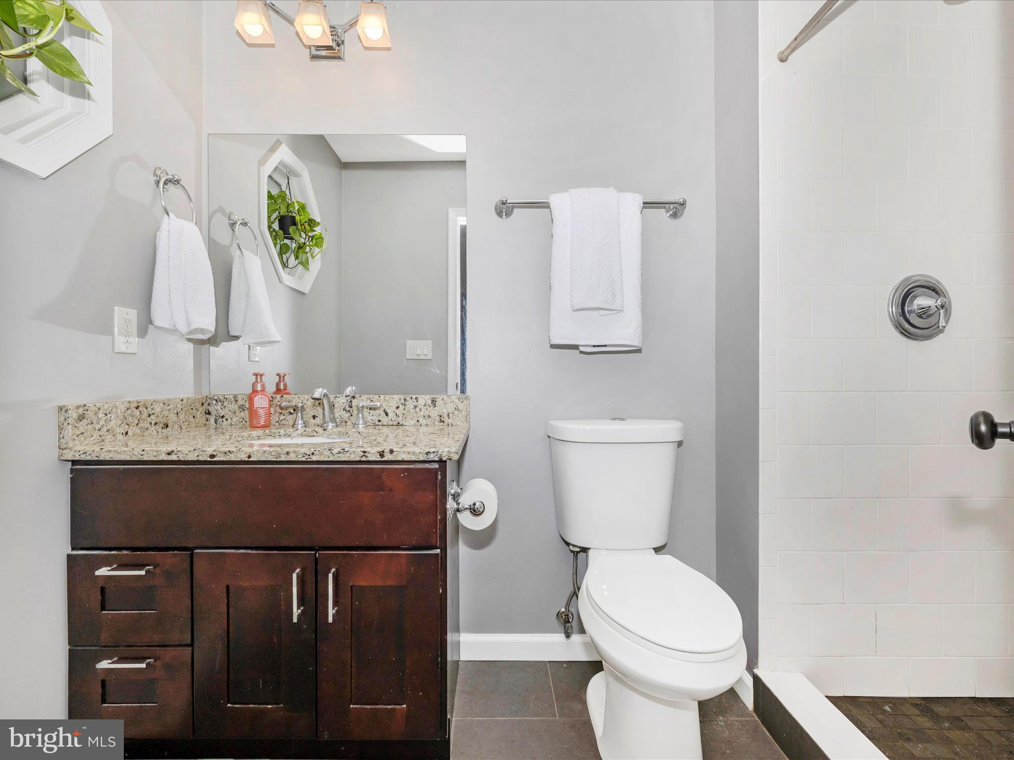 WISPERREN OAKS - Residential