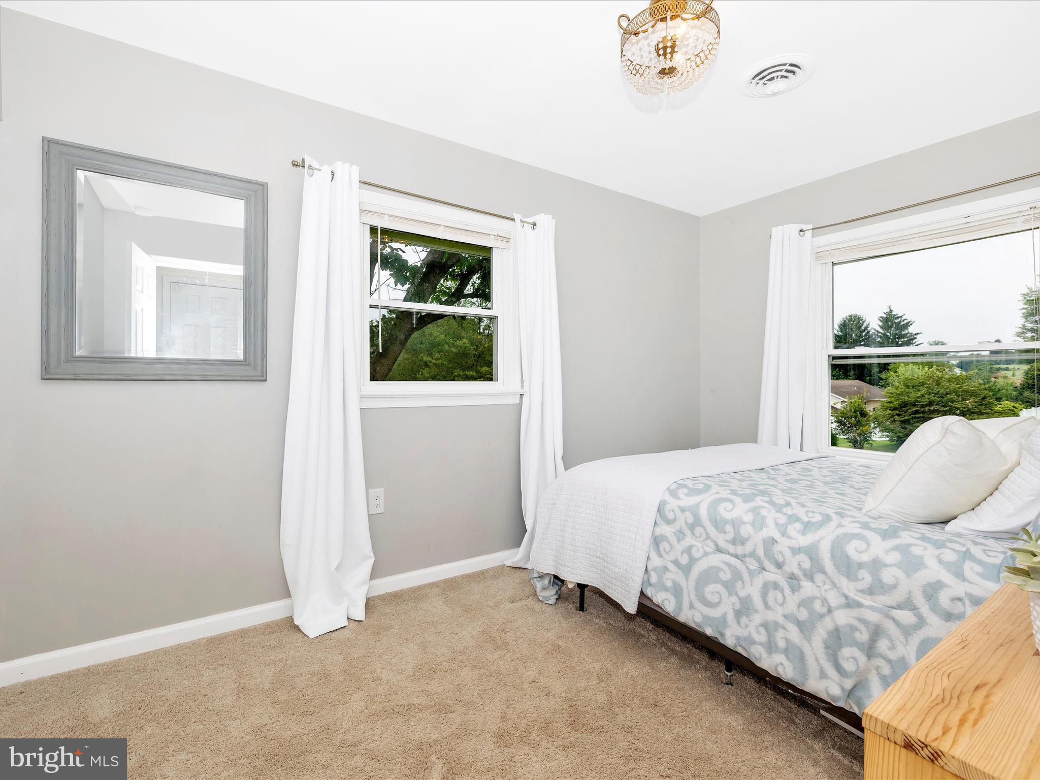 WISPERREN OAKS - Residential