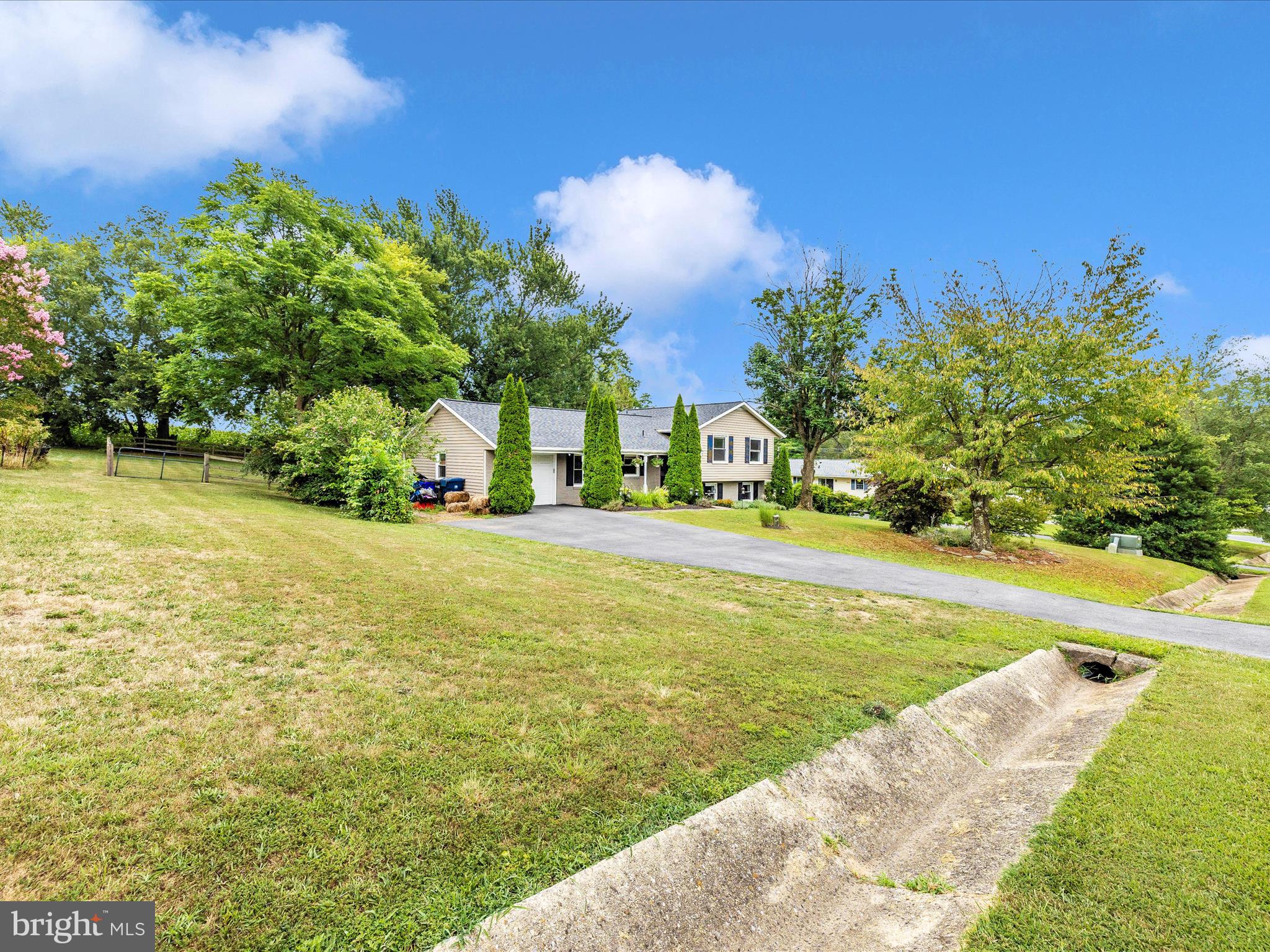 WISPERREN OAKS - Residential