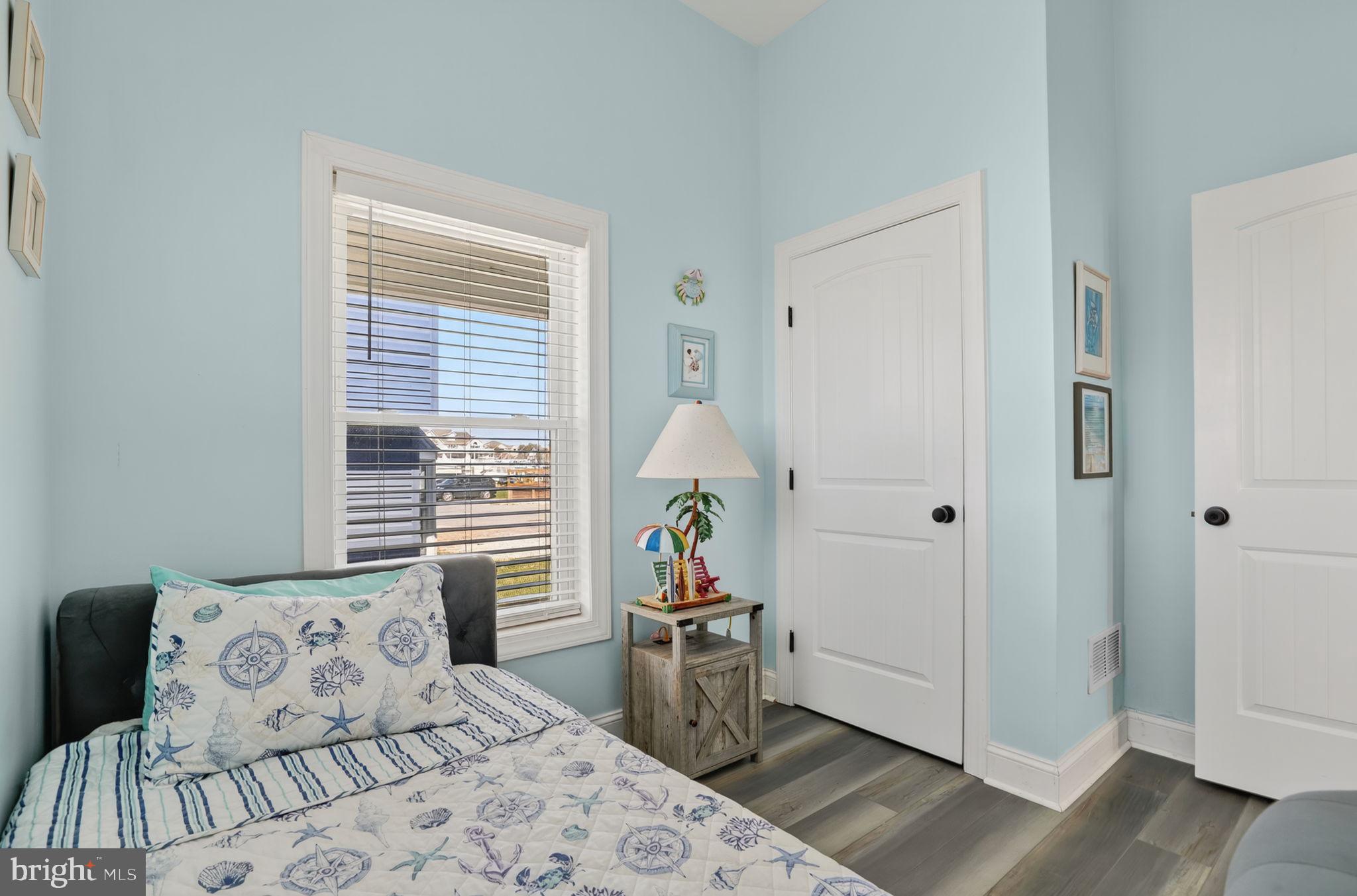 SOUTH SHORE MARINA - Residential