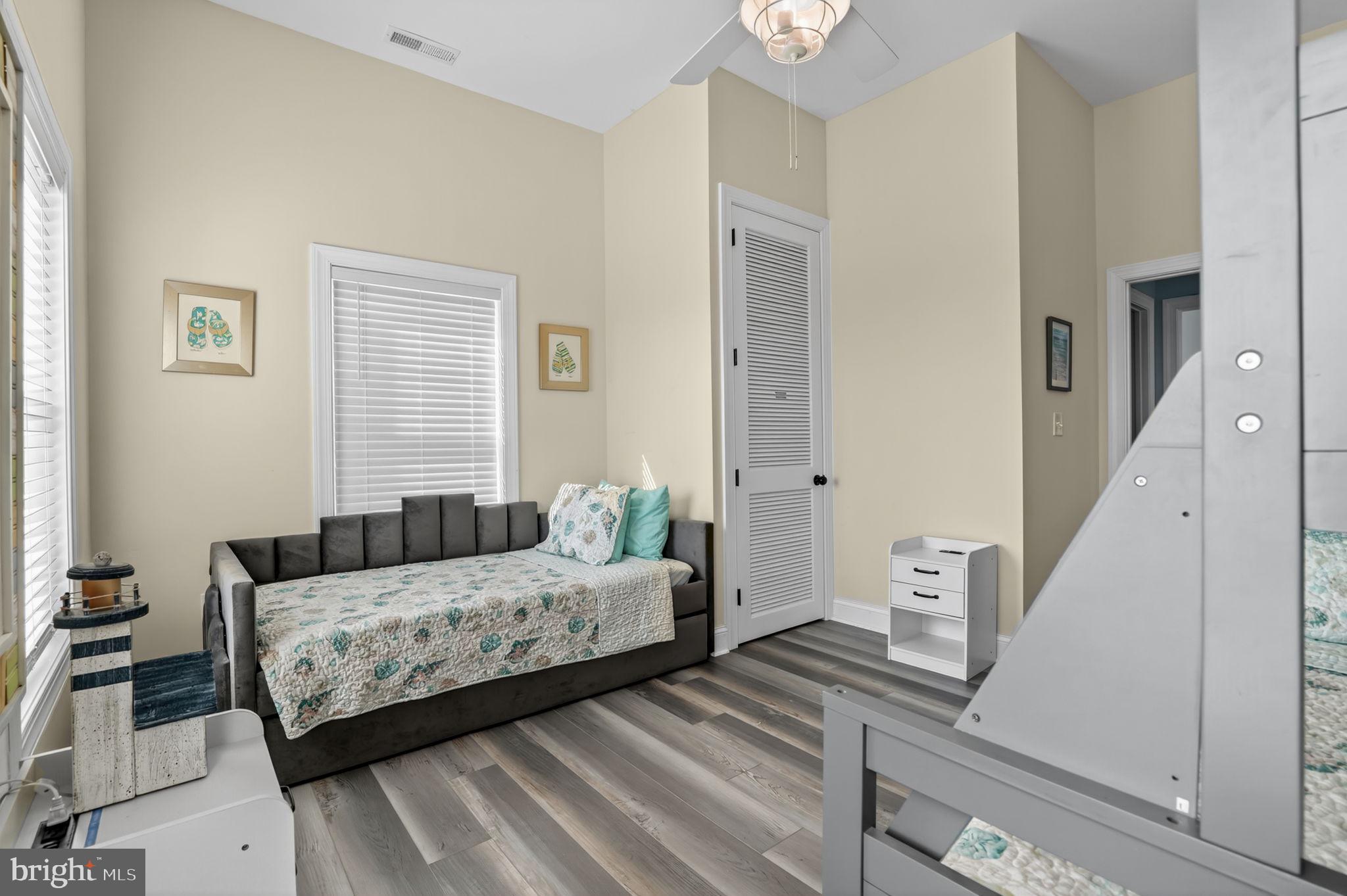 SOUTH SHORE MARINA - Residential