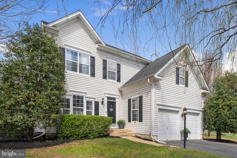 Photo of 9920 Fisherford Court, BRISTOW, VA 20136 (MLS # VAPW2113532)