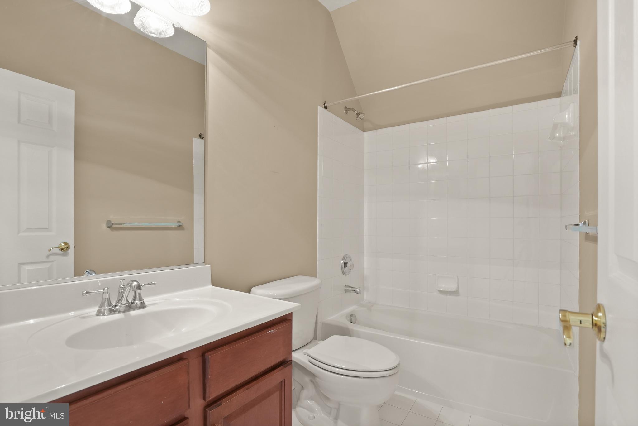 LANSDOWNE ON THE POTOMAC - Residential Lease