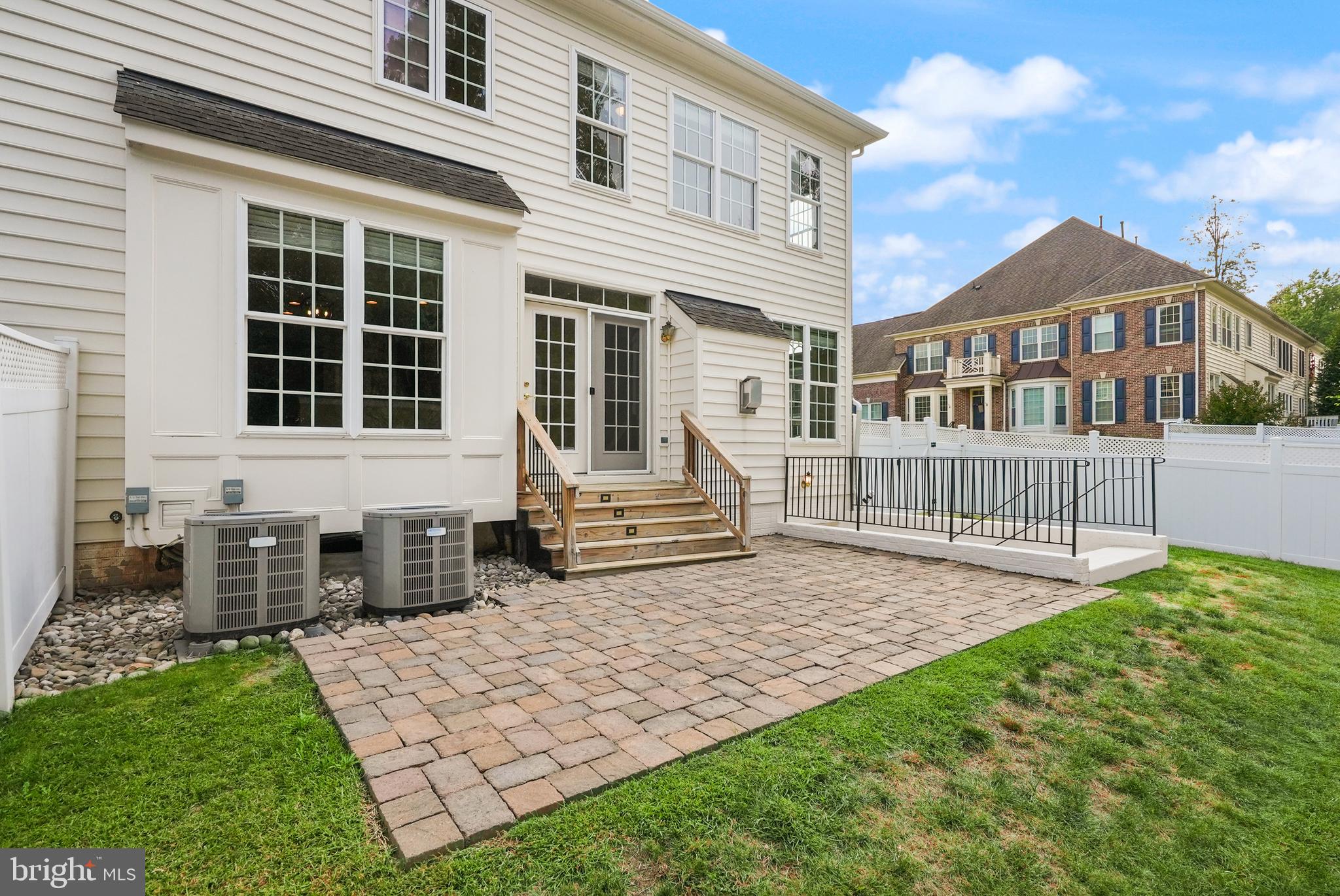 LANSDOWNE ON THE POTOMAC - Residential Lease