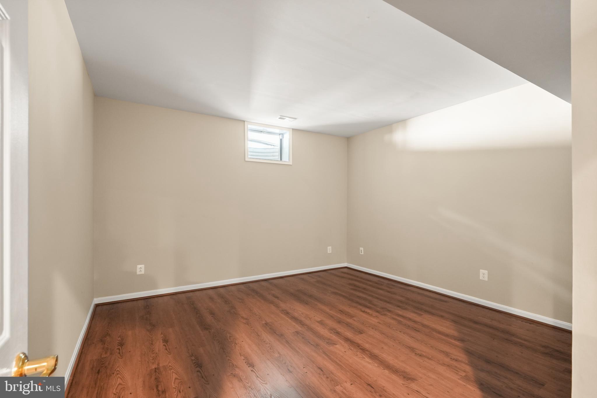 LANSDOWNE ON THE POTOMAC - Residential Lease