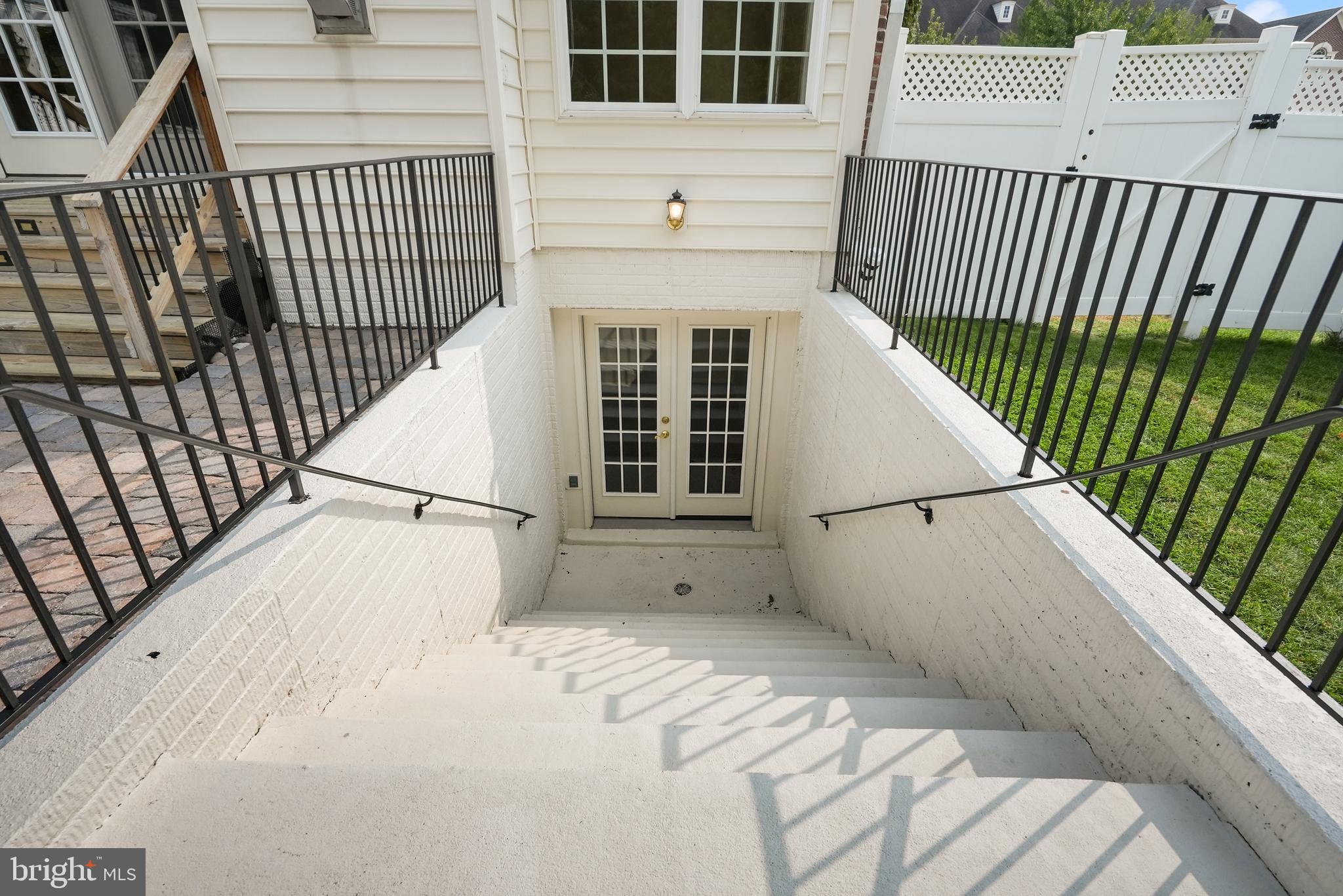 LANSDOWNE ON THE POTOMAC - Residential Lease