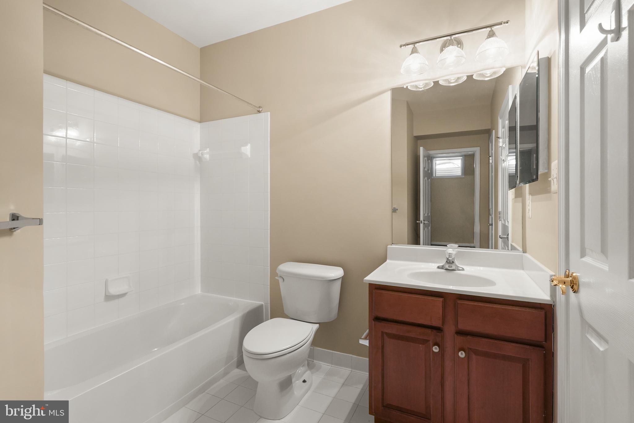 LANSDOWNE ON THE POTOMAC - Residential Lease