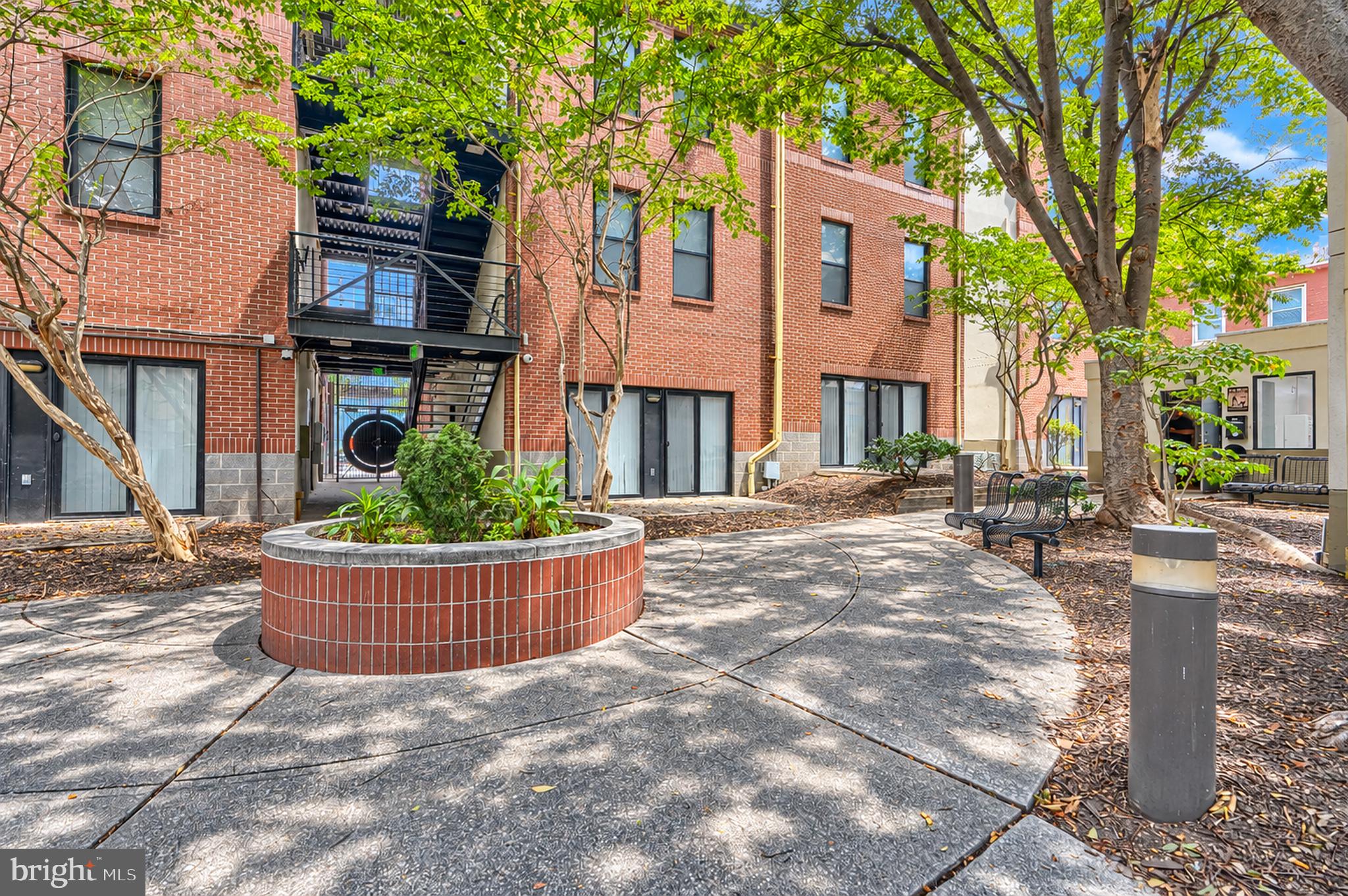 306 W MULBERRY STREET
