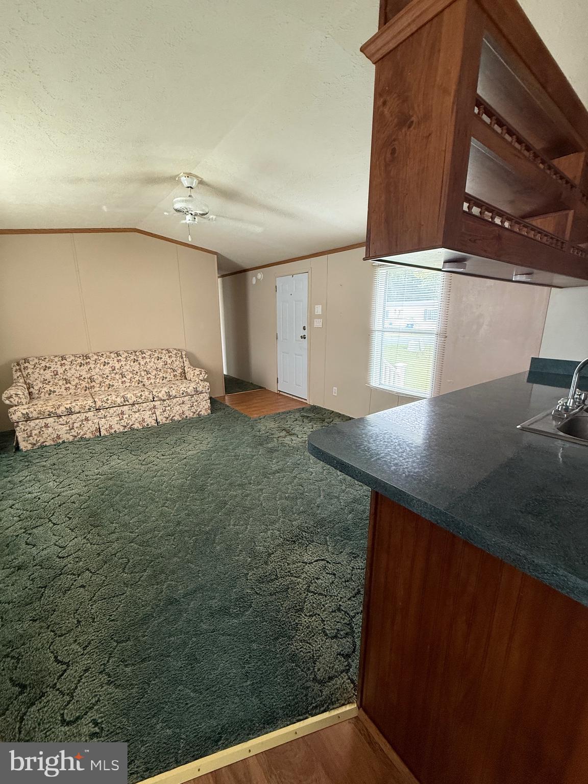 COUNTRY ESTATES - Residential