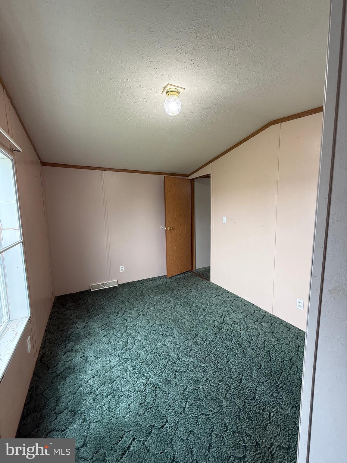 COUNTRY ESTATES - Residential