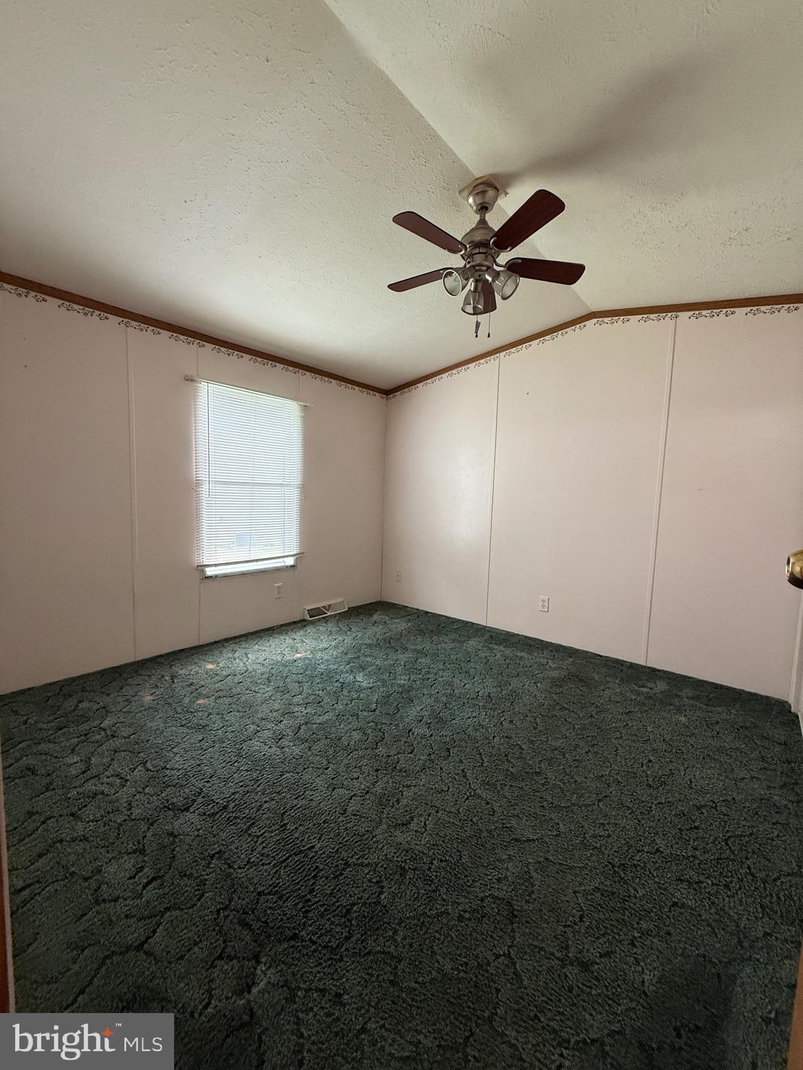 COUNTRY ESTATES - Residential