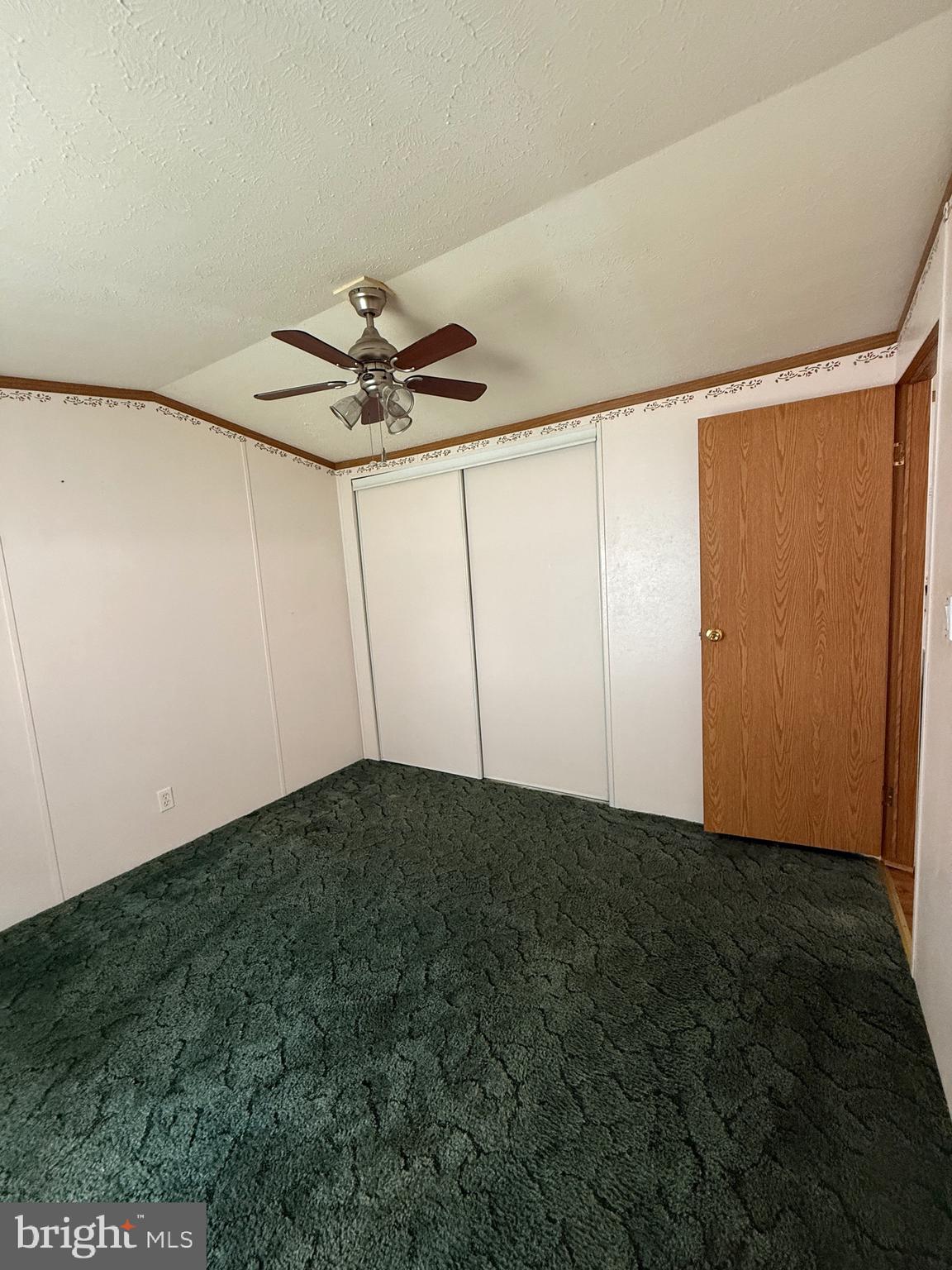 COUNTRY ESTATES - Residential