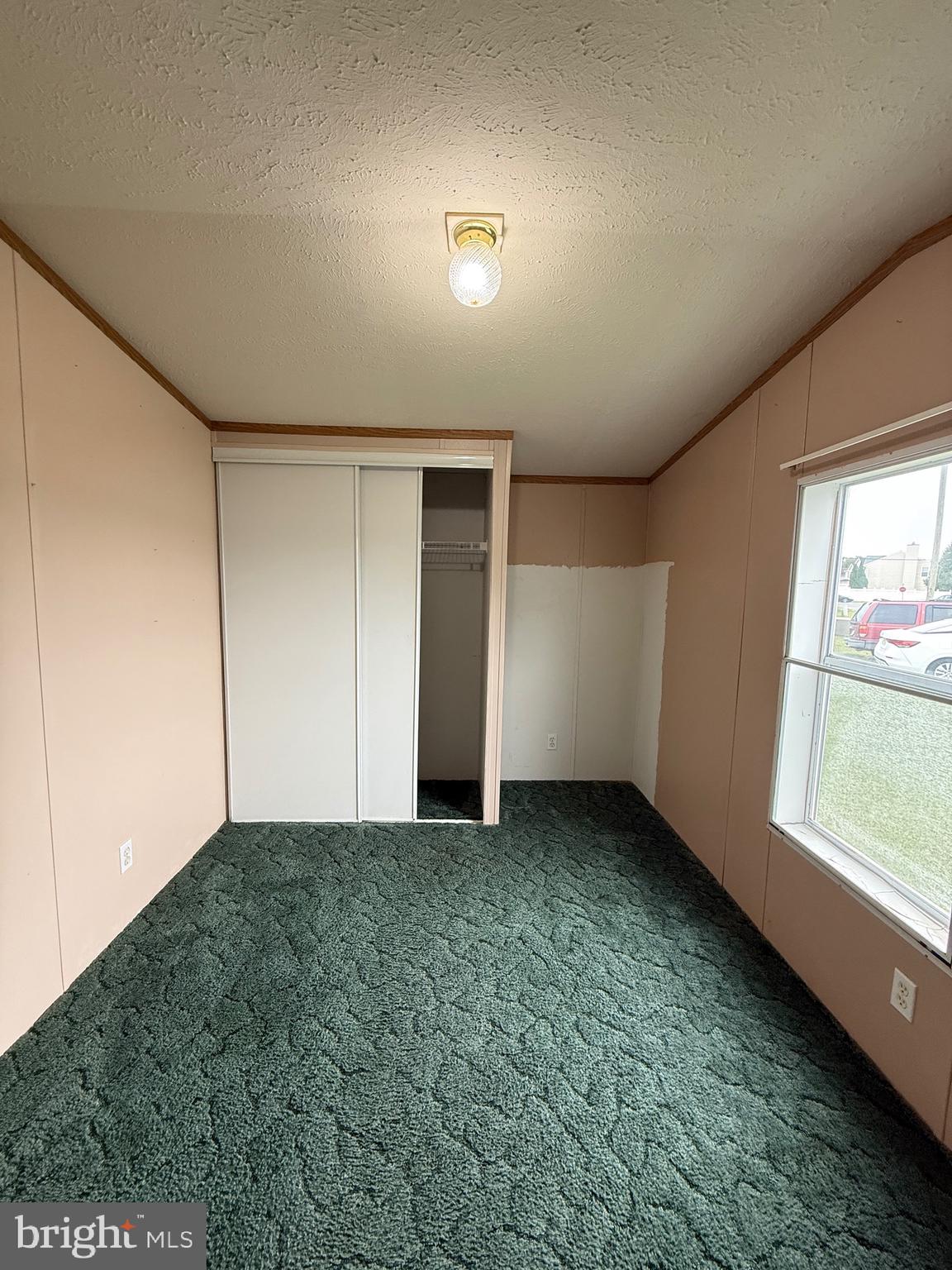 COUNTRY ESTATES - Residential